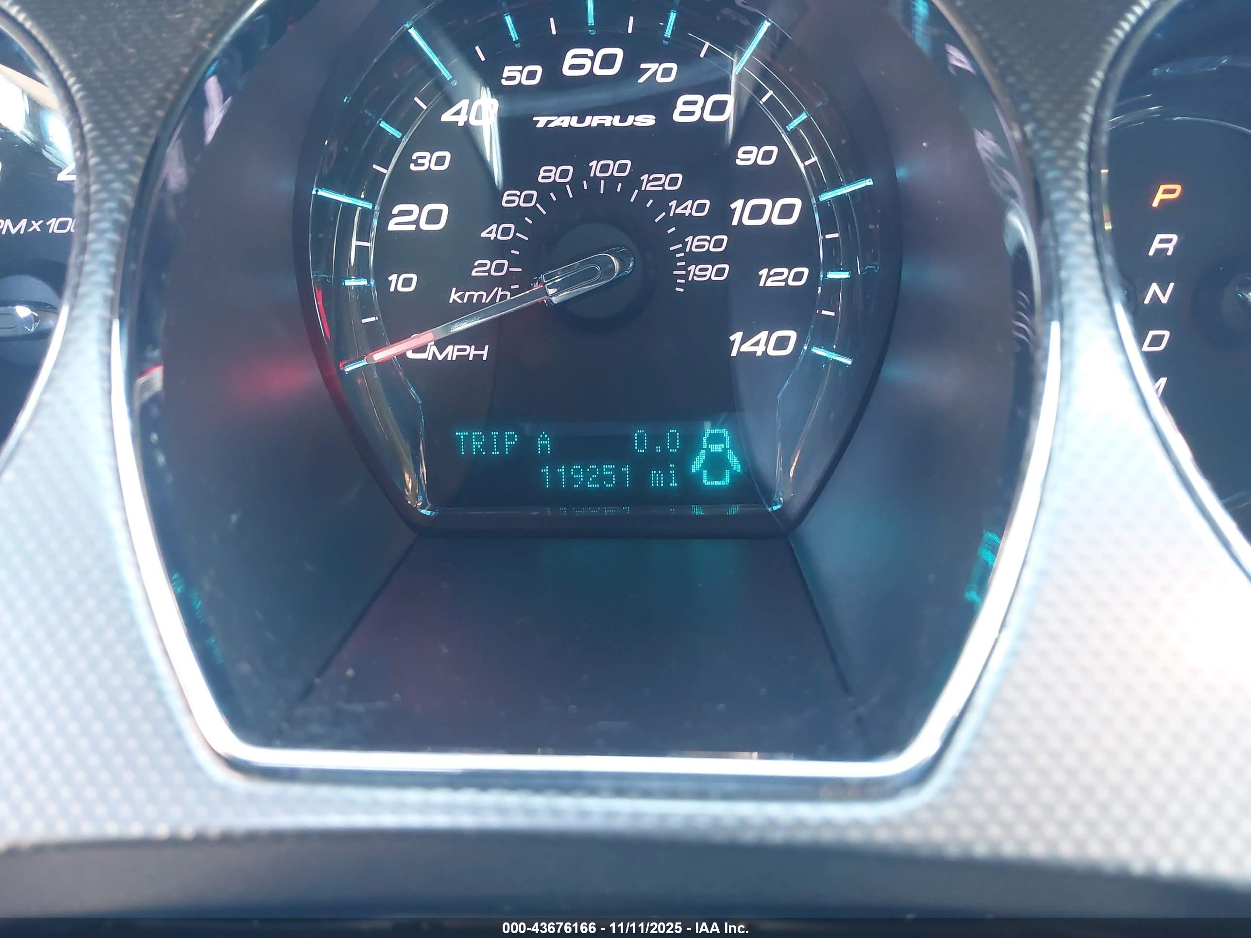 FORD TAURUS image 7