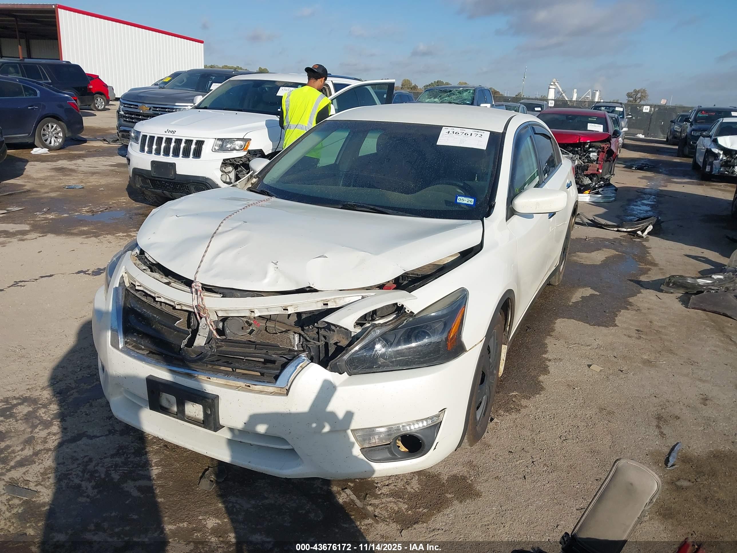 NISSAN ALTIMA image 2