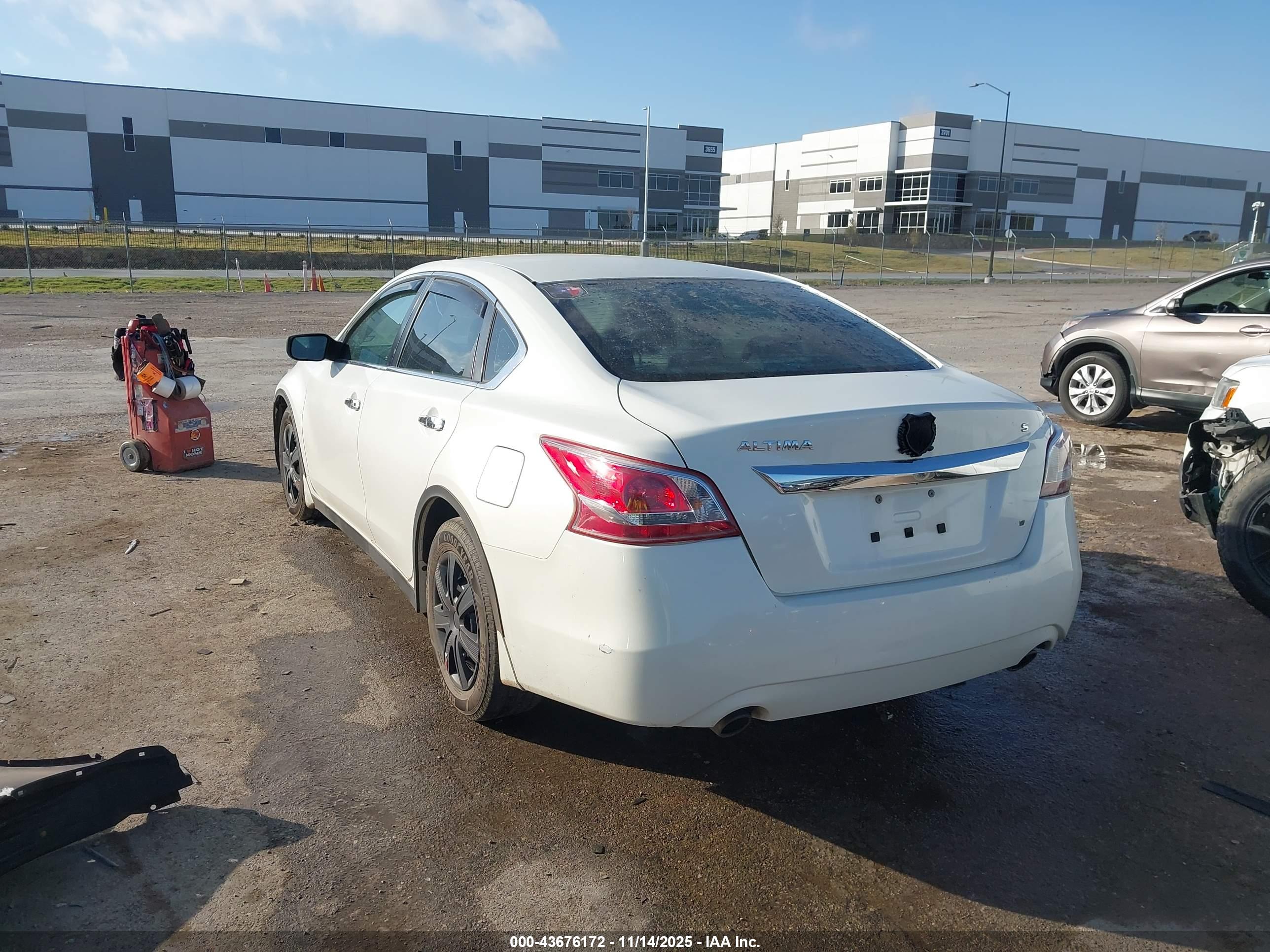 NISSAN ALTIMA image 3