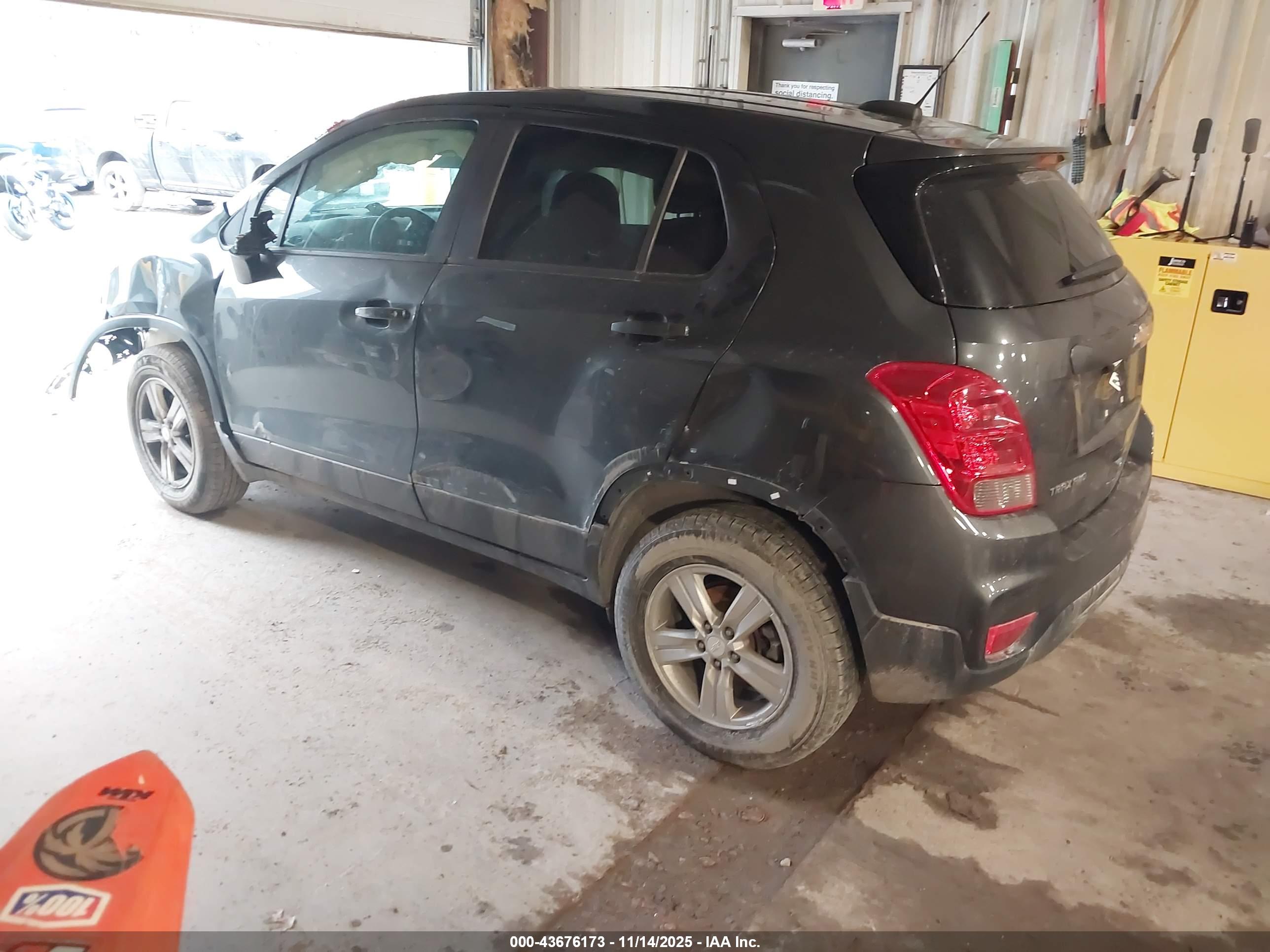 CHEVROLET TRAX image 3
