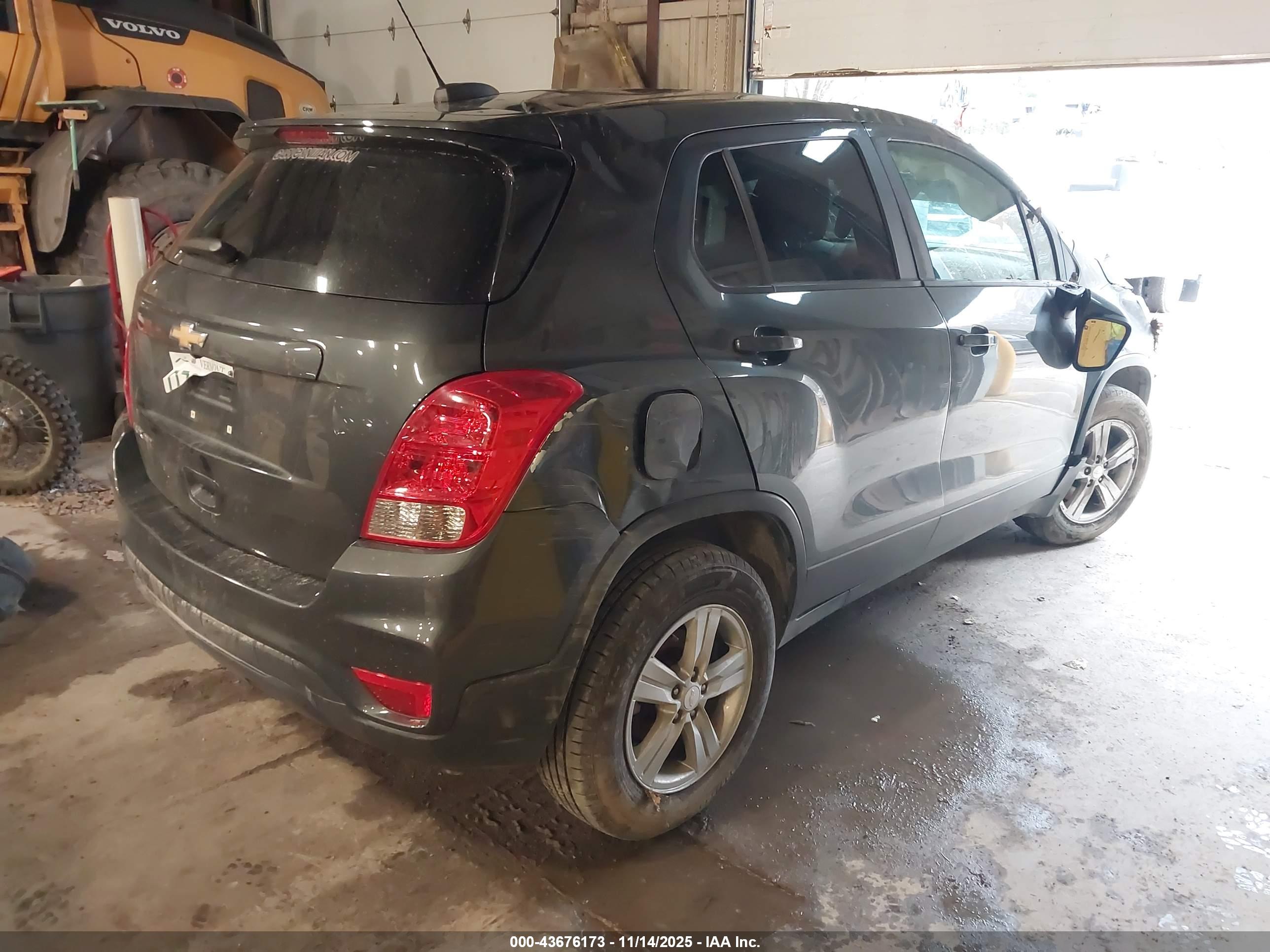 CHEVROLET TRAX image 4
