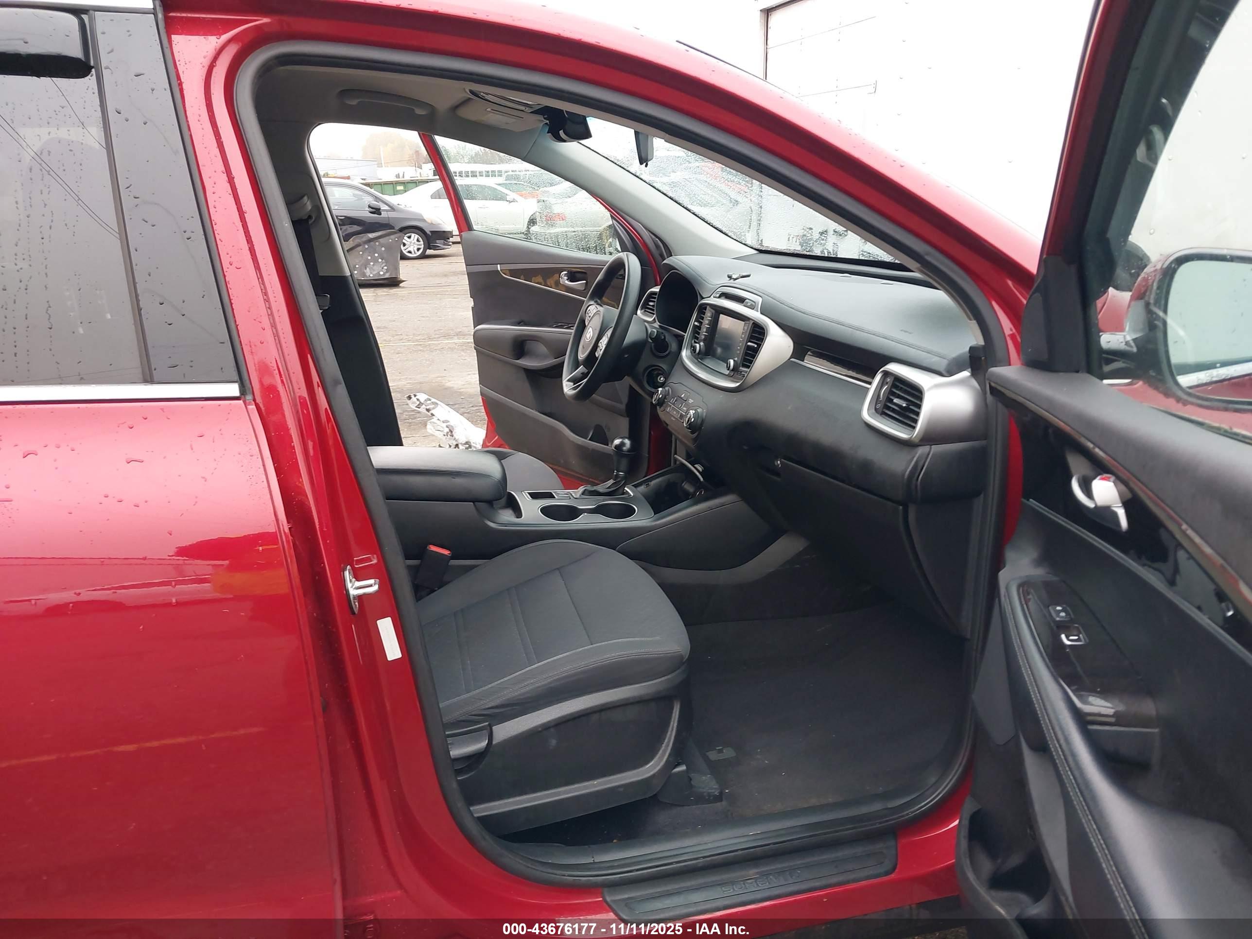 KIA SORENTO image 5