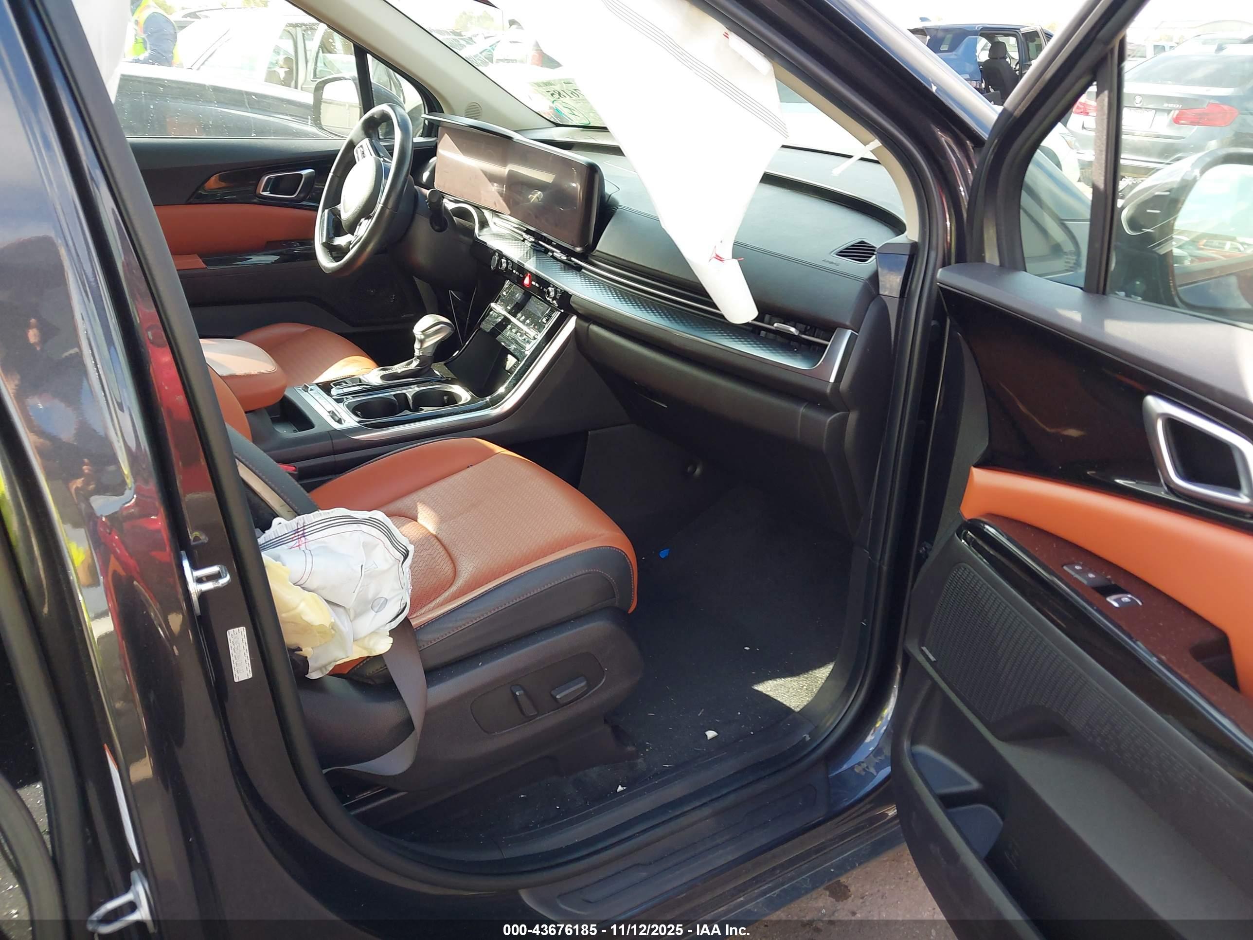KIA CARNIVAL image 5
