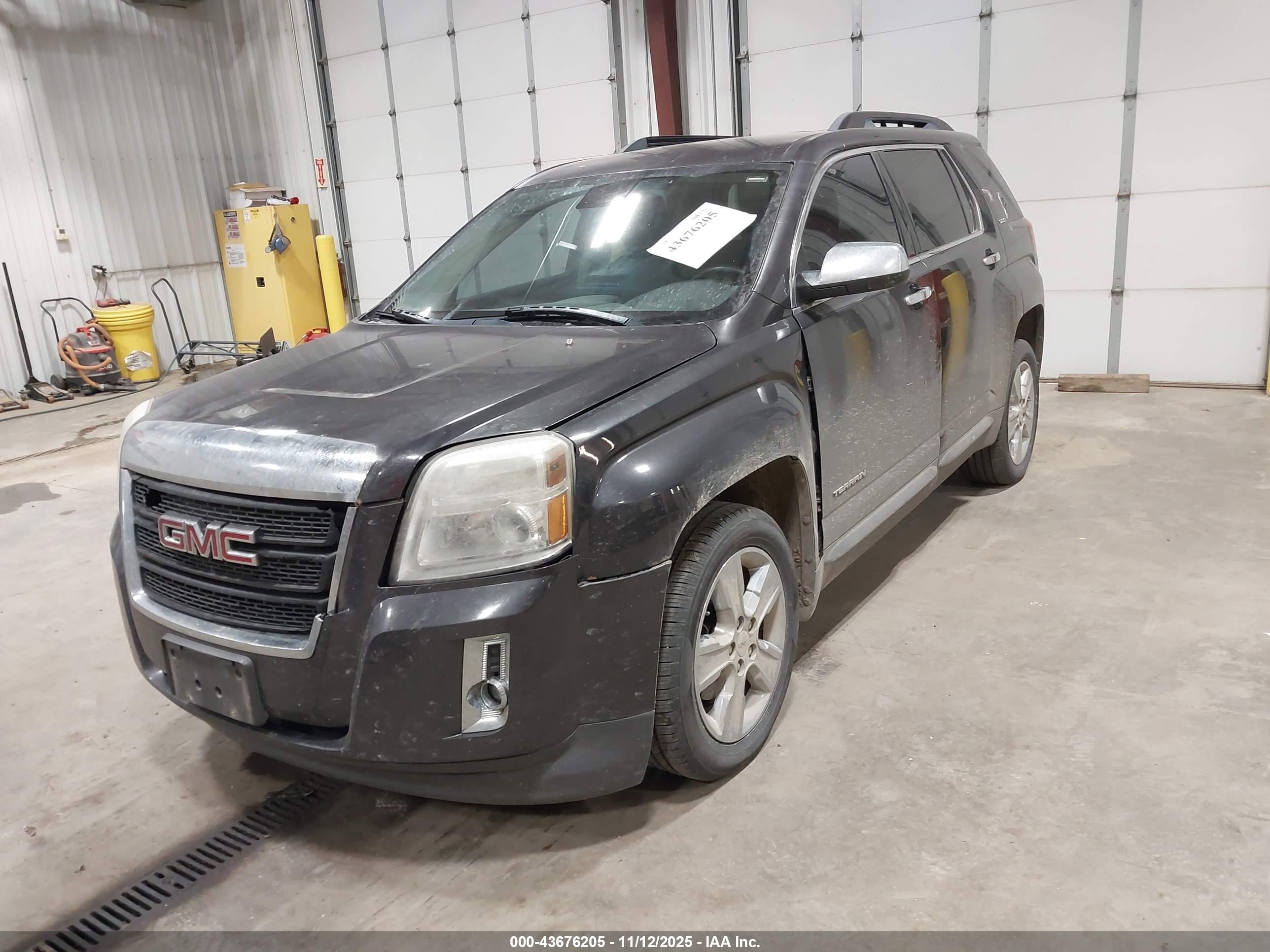 GMC TERRAIN image 2