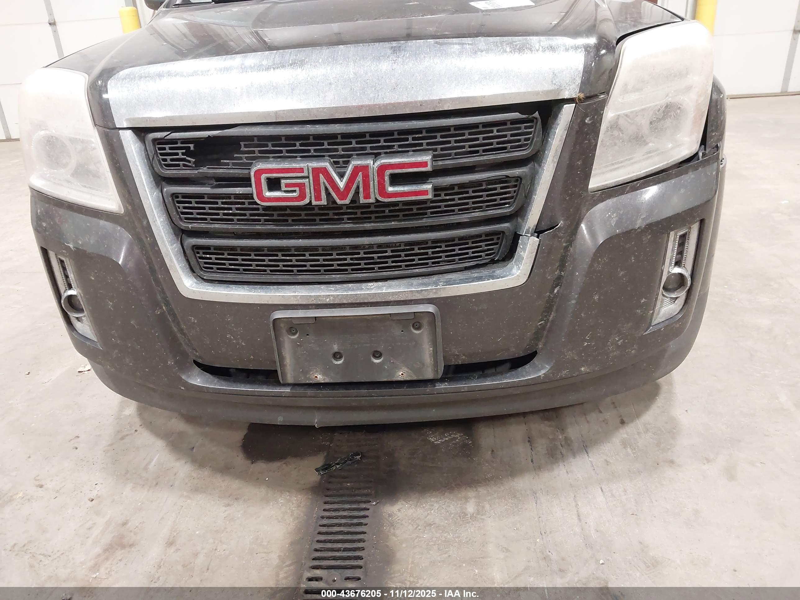 GMC TERRAIN image 6