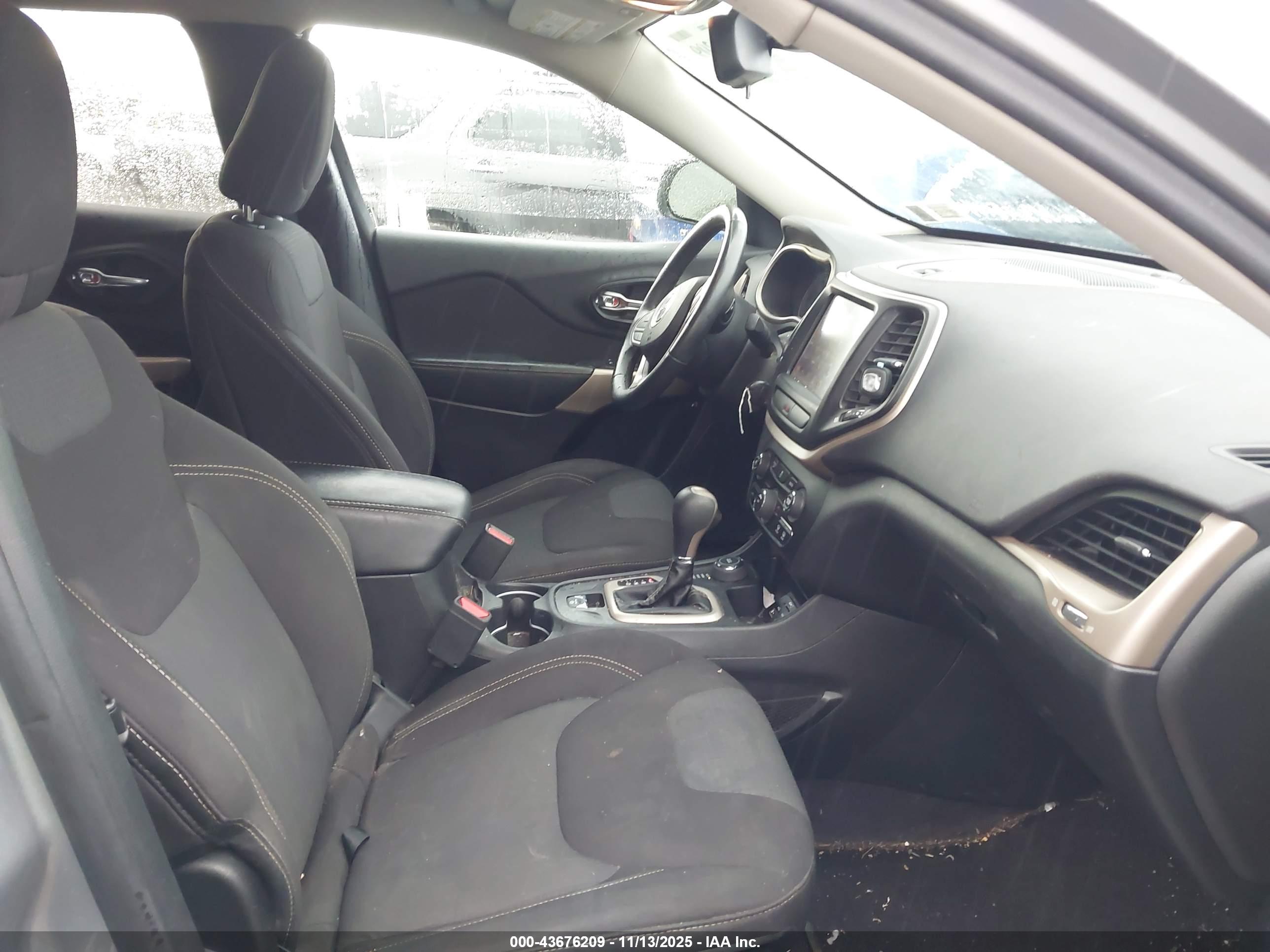 JEEP CHEROKEE image 5