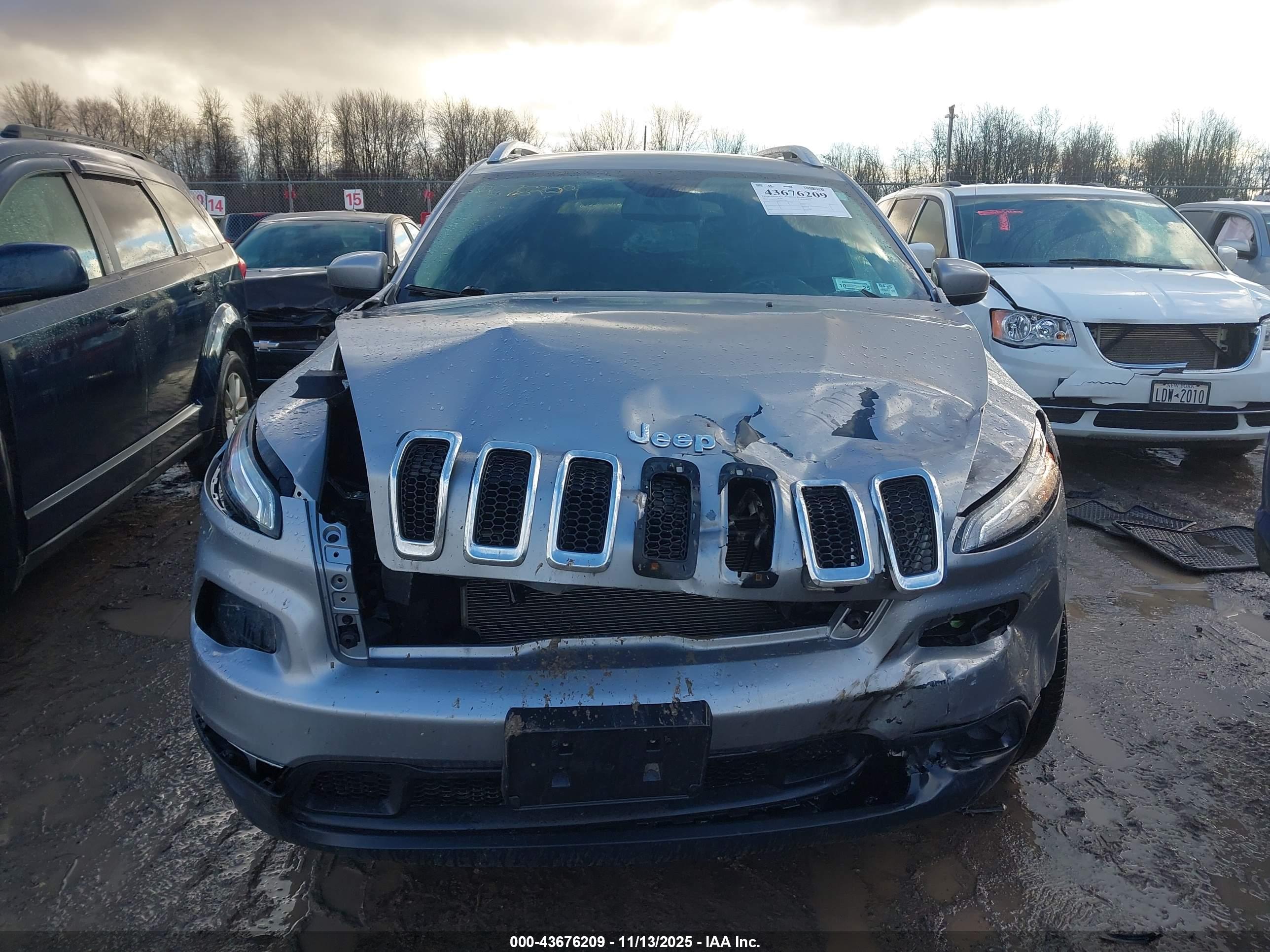 JEEP CHEROKEE image 6