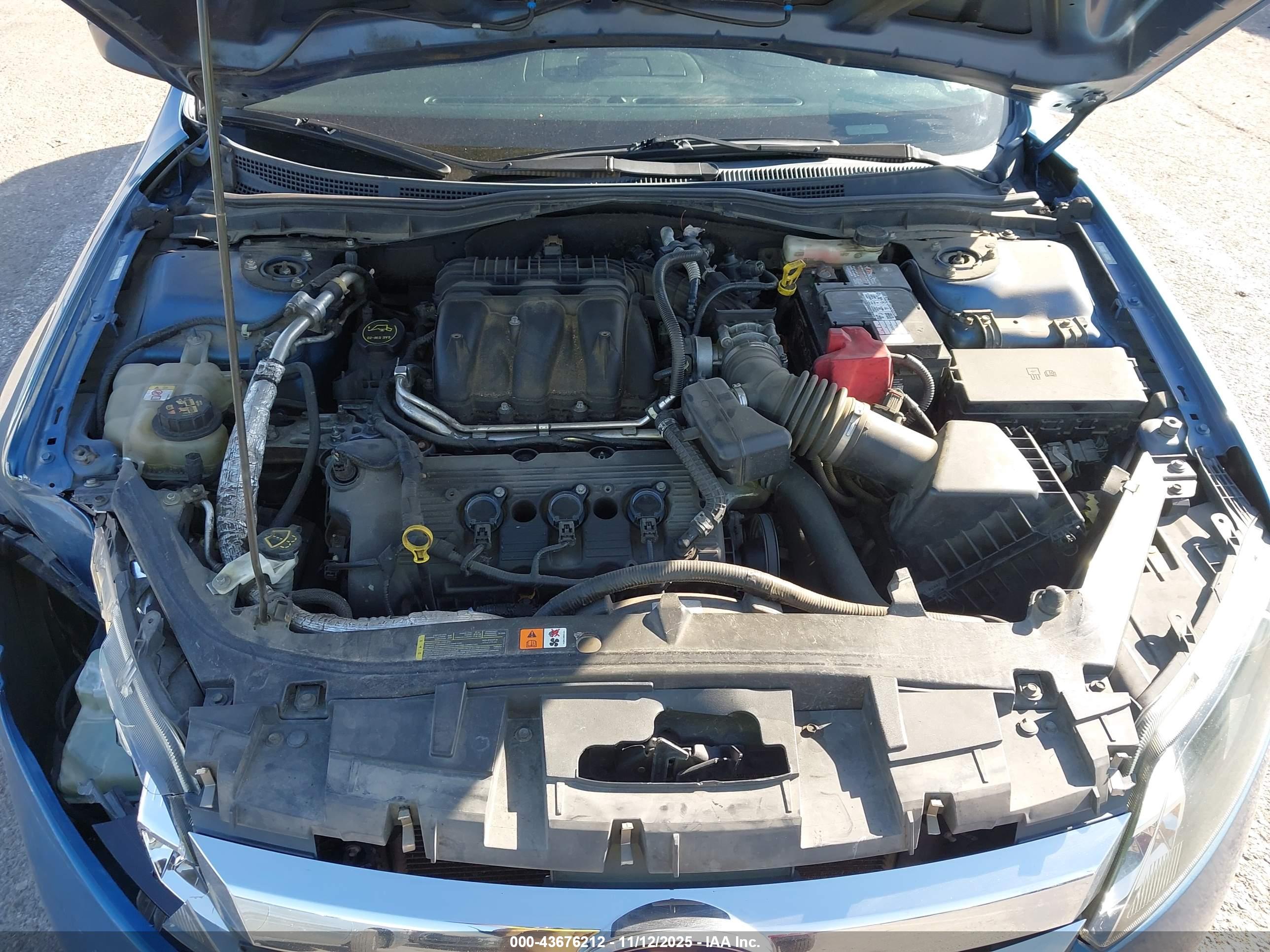 FORD FUSION image 10