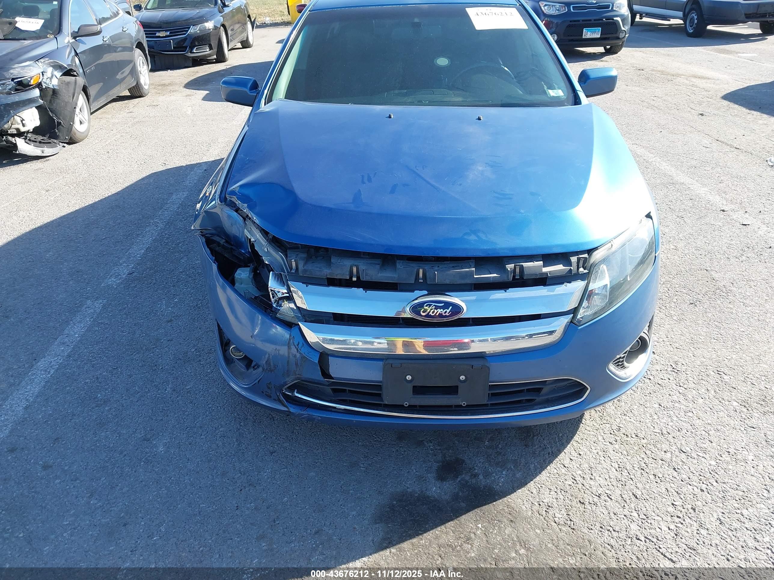 FORD FUSION image 6