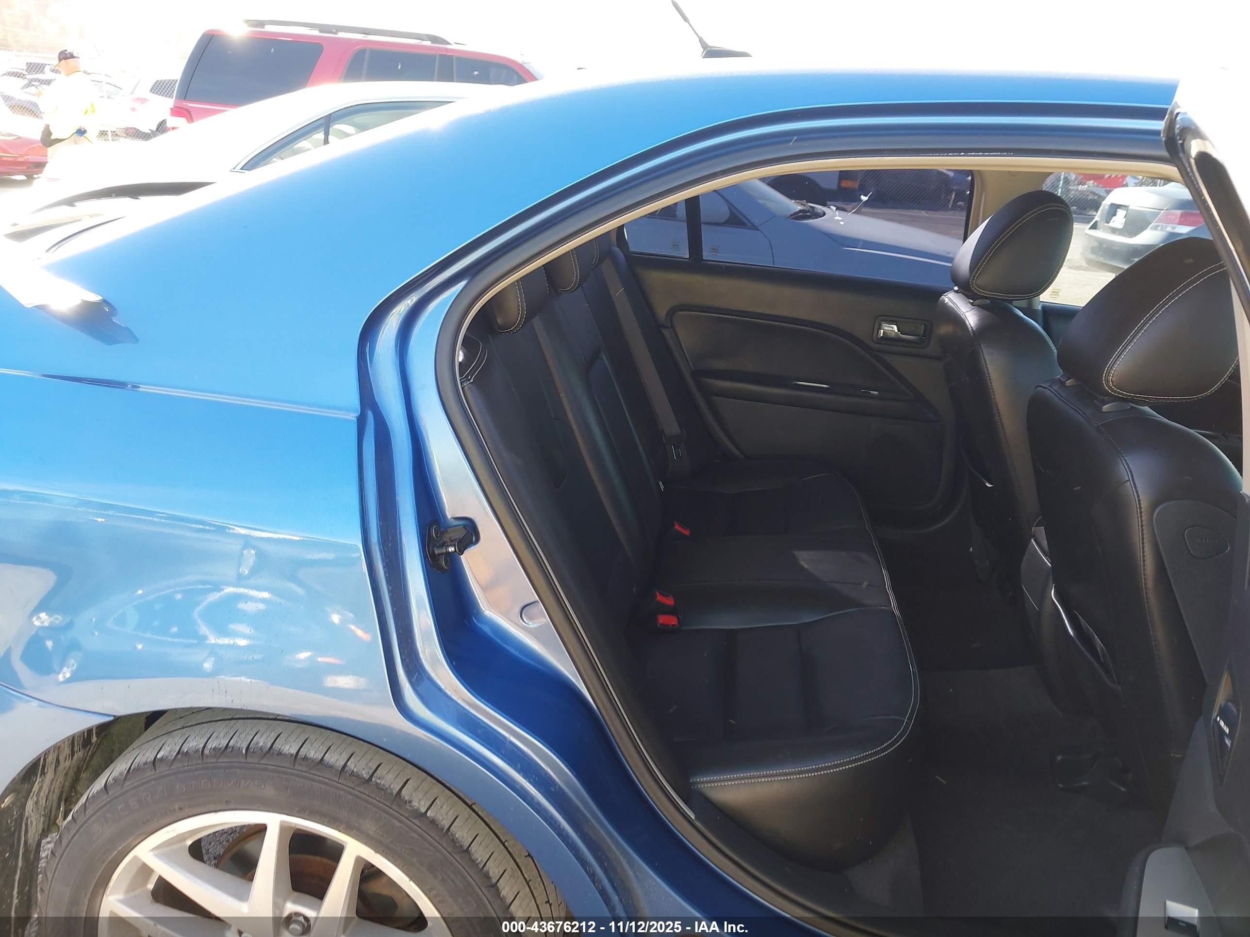 FORD FUSION image 8