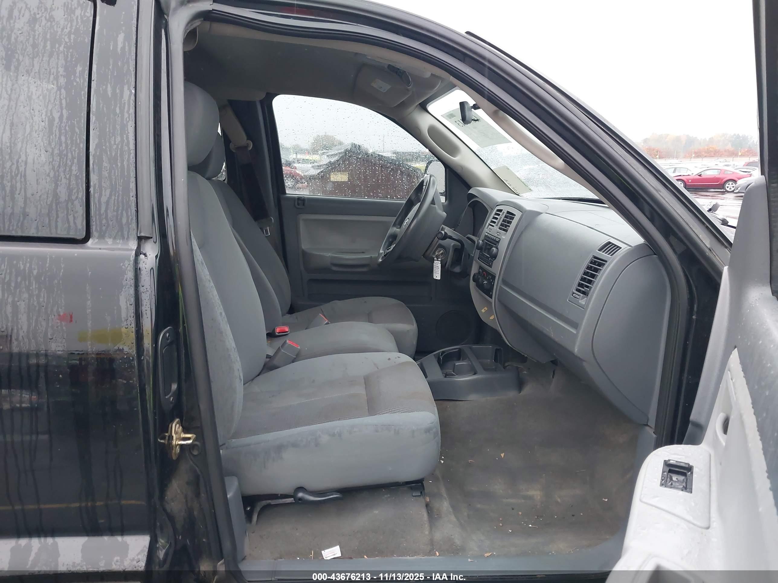 DODGE DAKOTA image 5