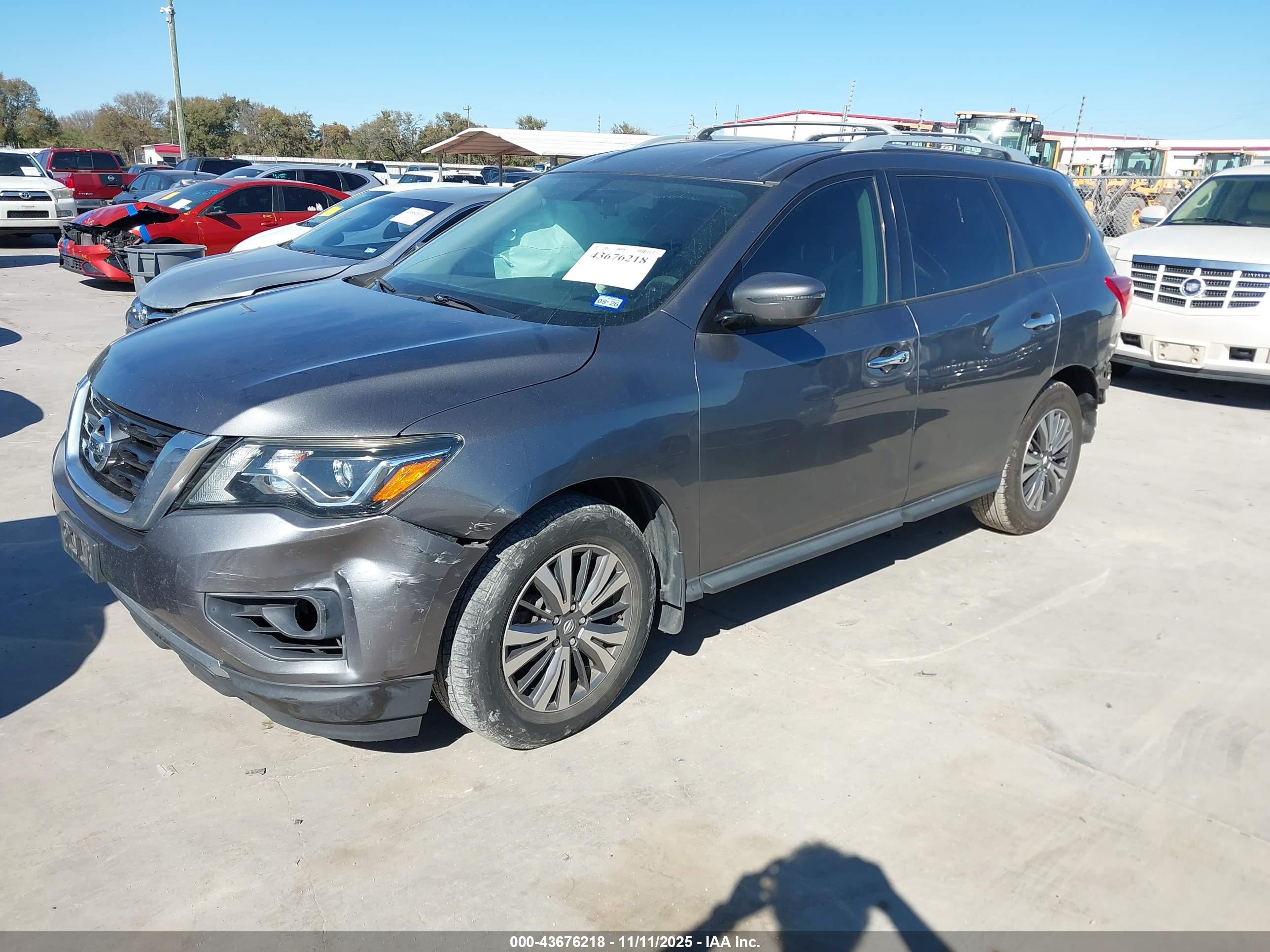 NISSAN PATHFINDER image 2
