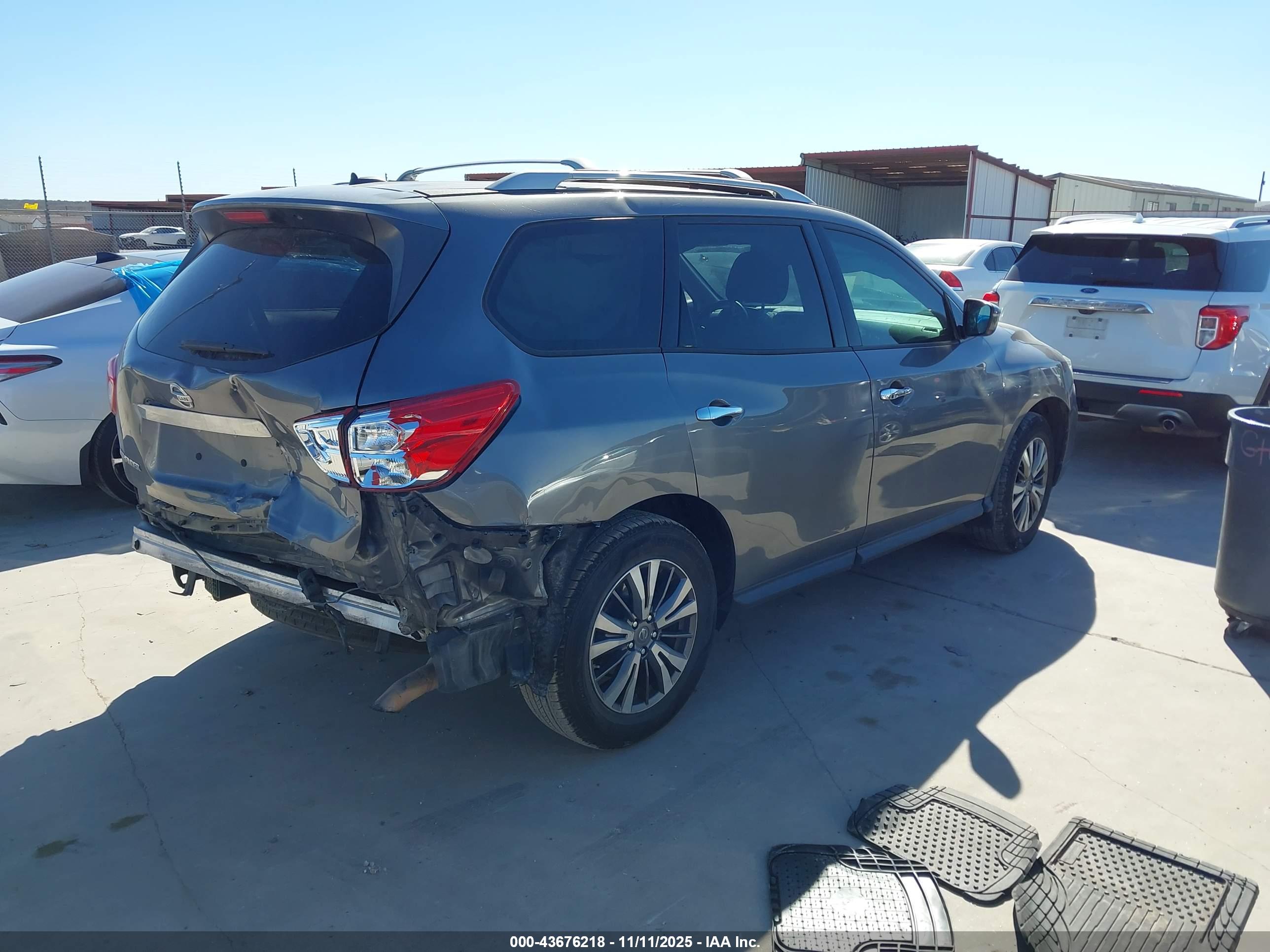 NISSAN PATHFINDER image 4