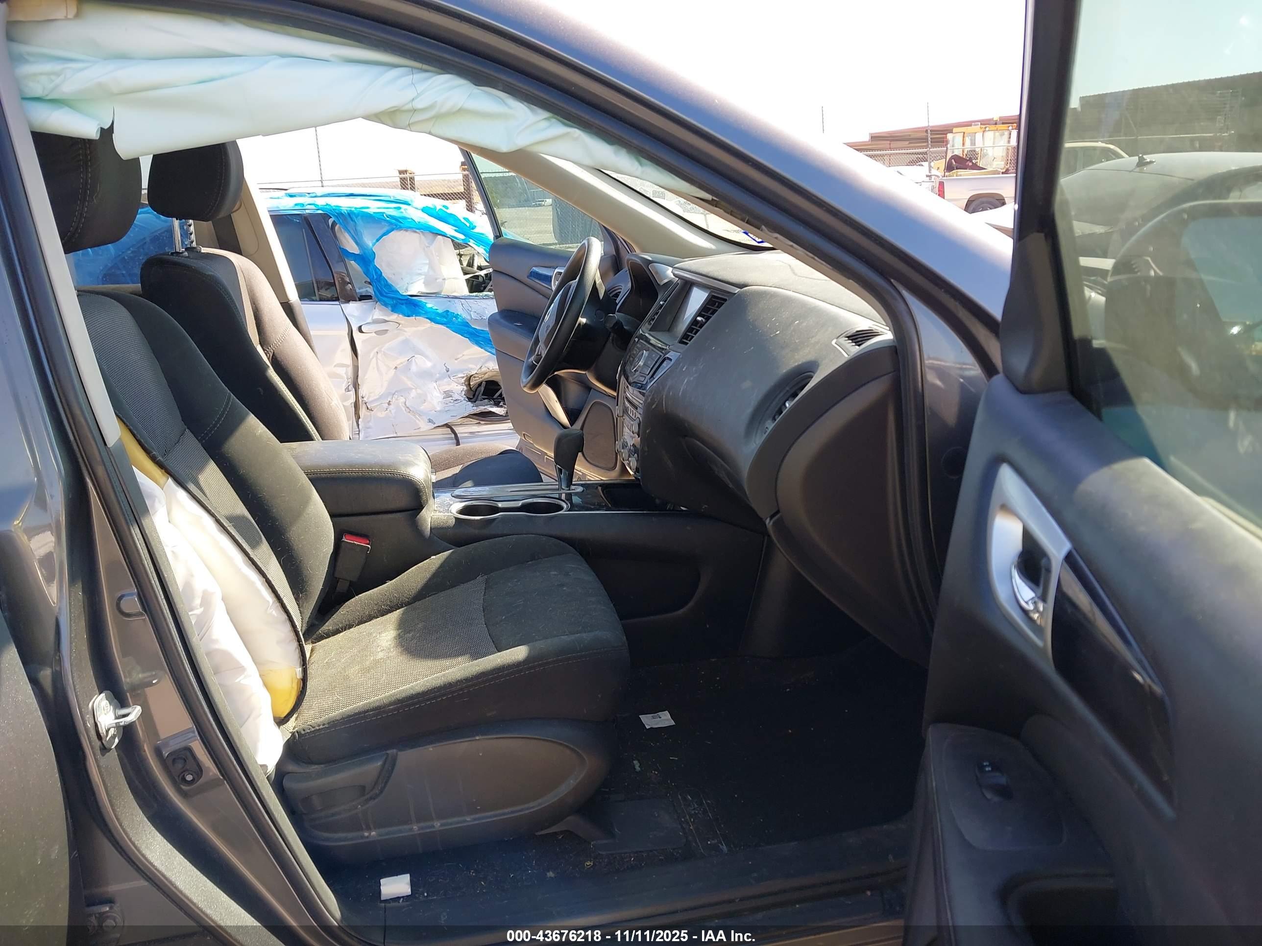 NISSAN PATHFINDER image 5