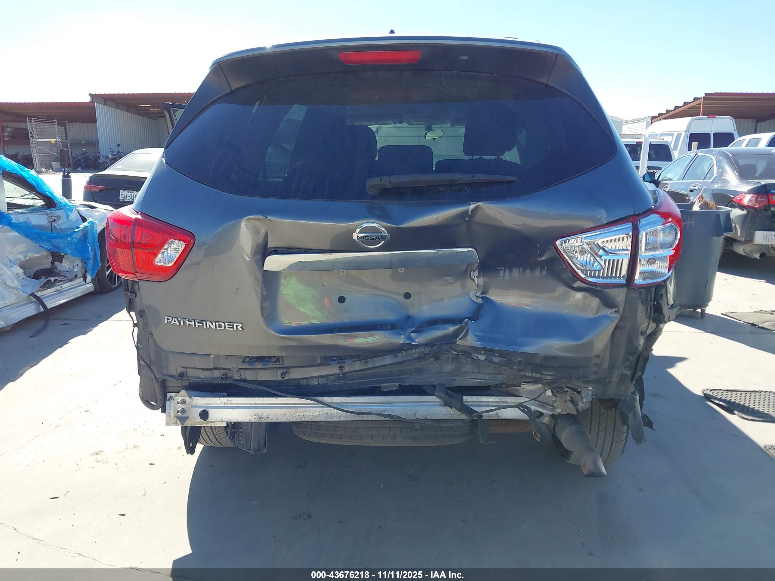 NISSAN PATHFINDER image 6