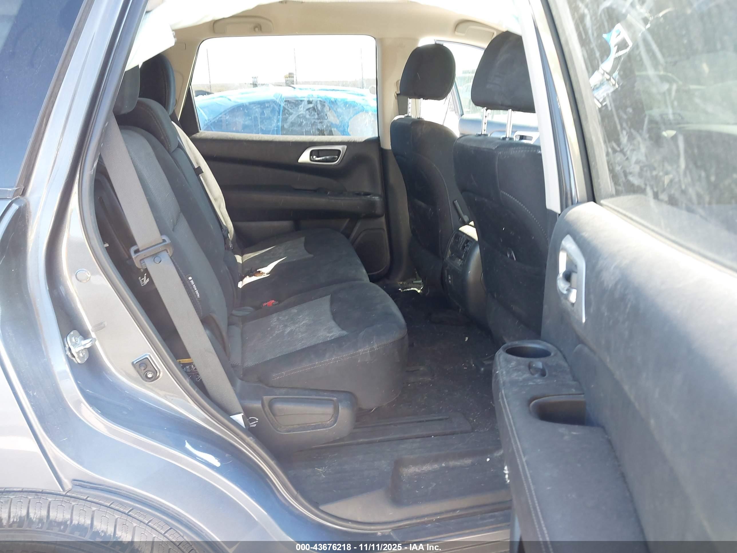 NISSAN PATHFINDER image 8