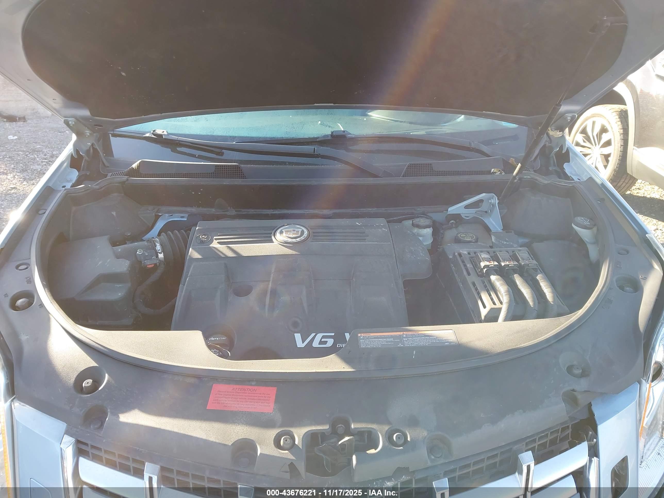 CADILLAC SRX image 10