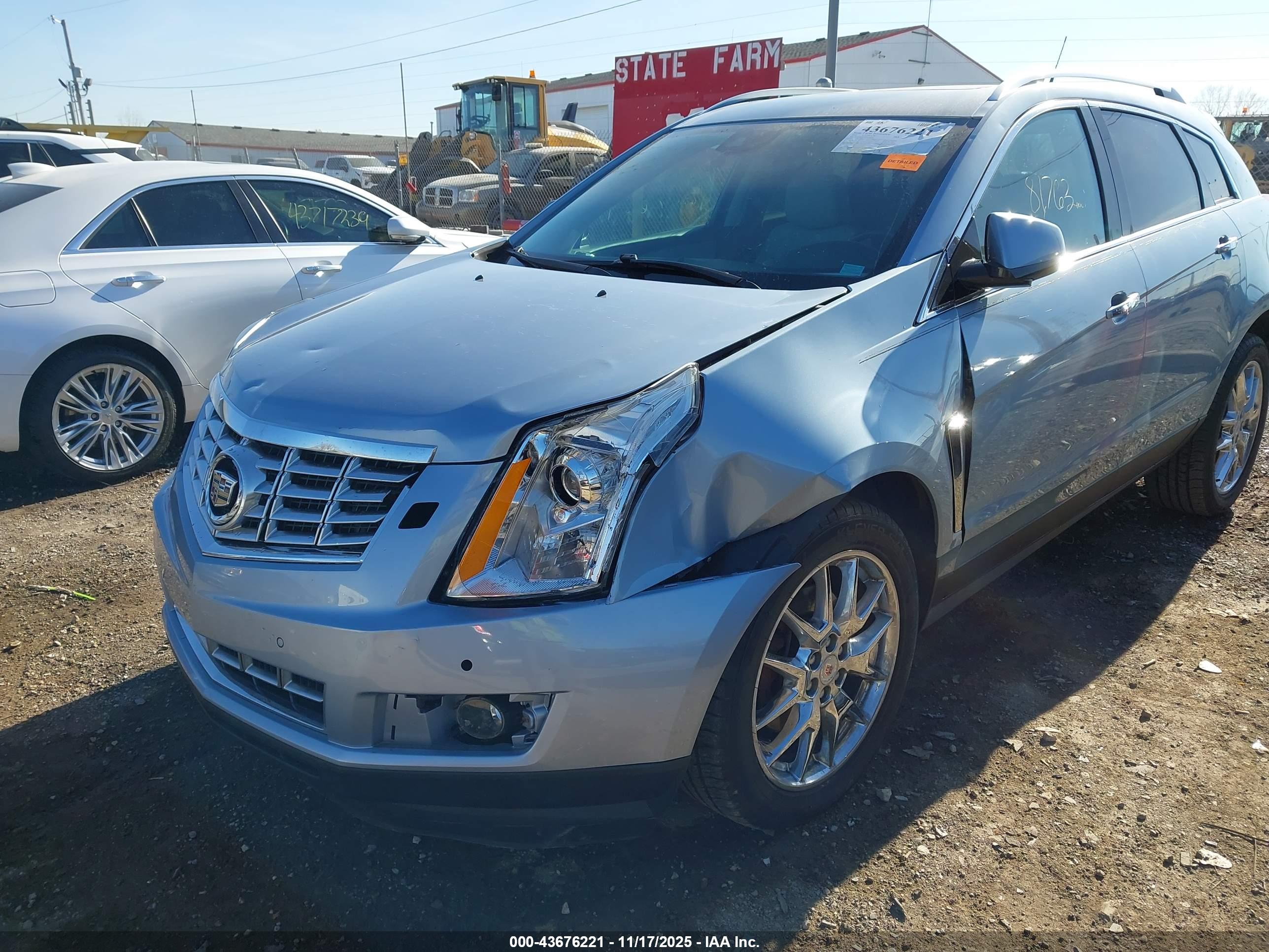 CADILLAC SRX image 6