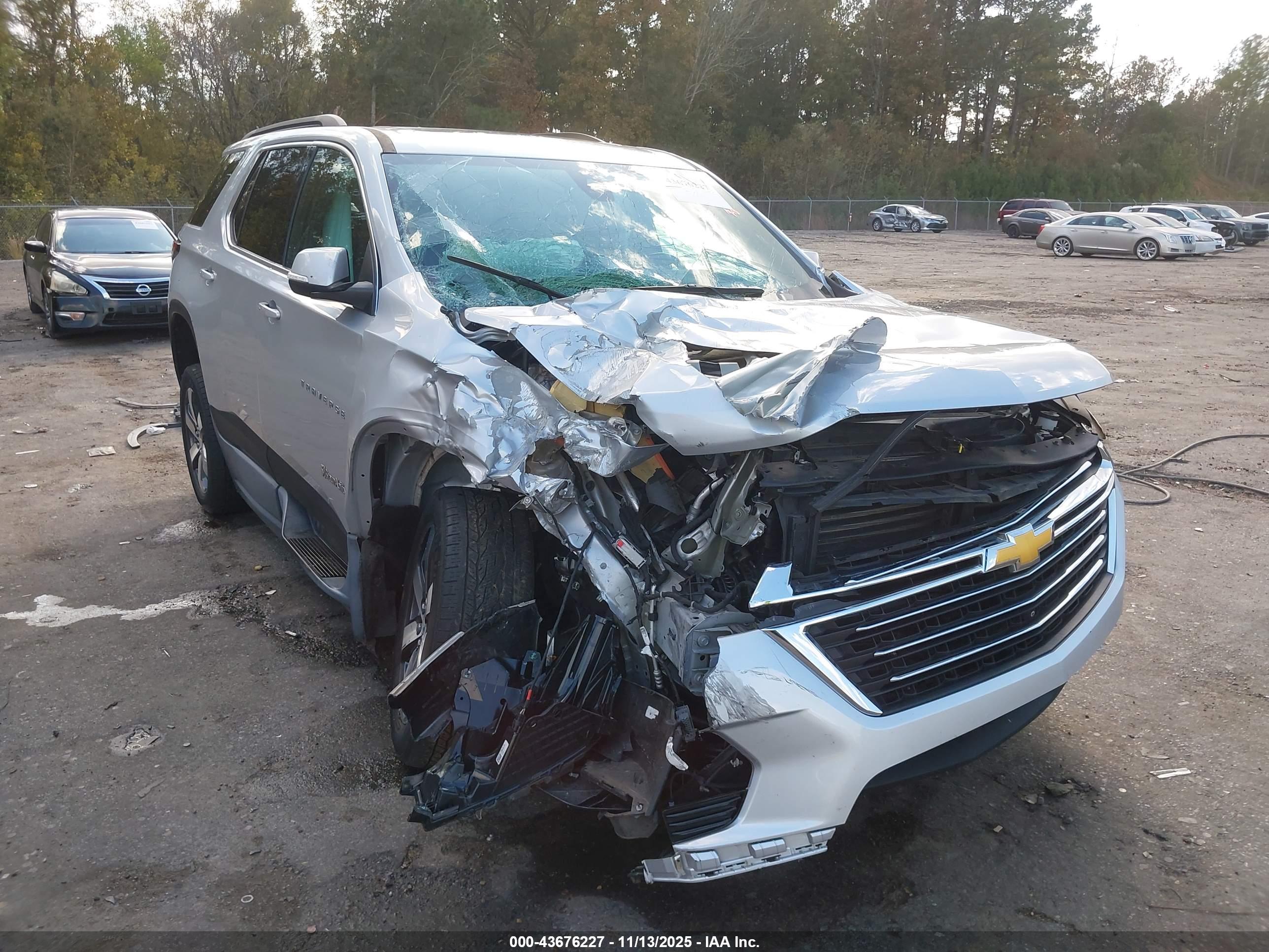 CHEVROLET TRAVERSE image 6