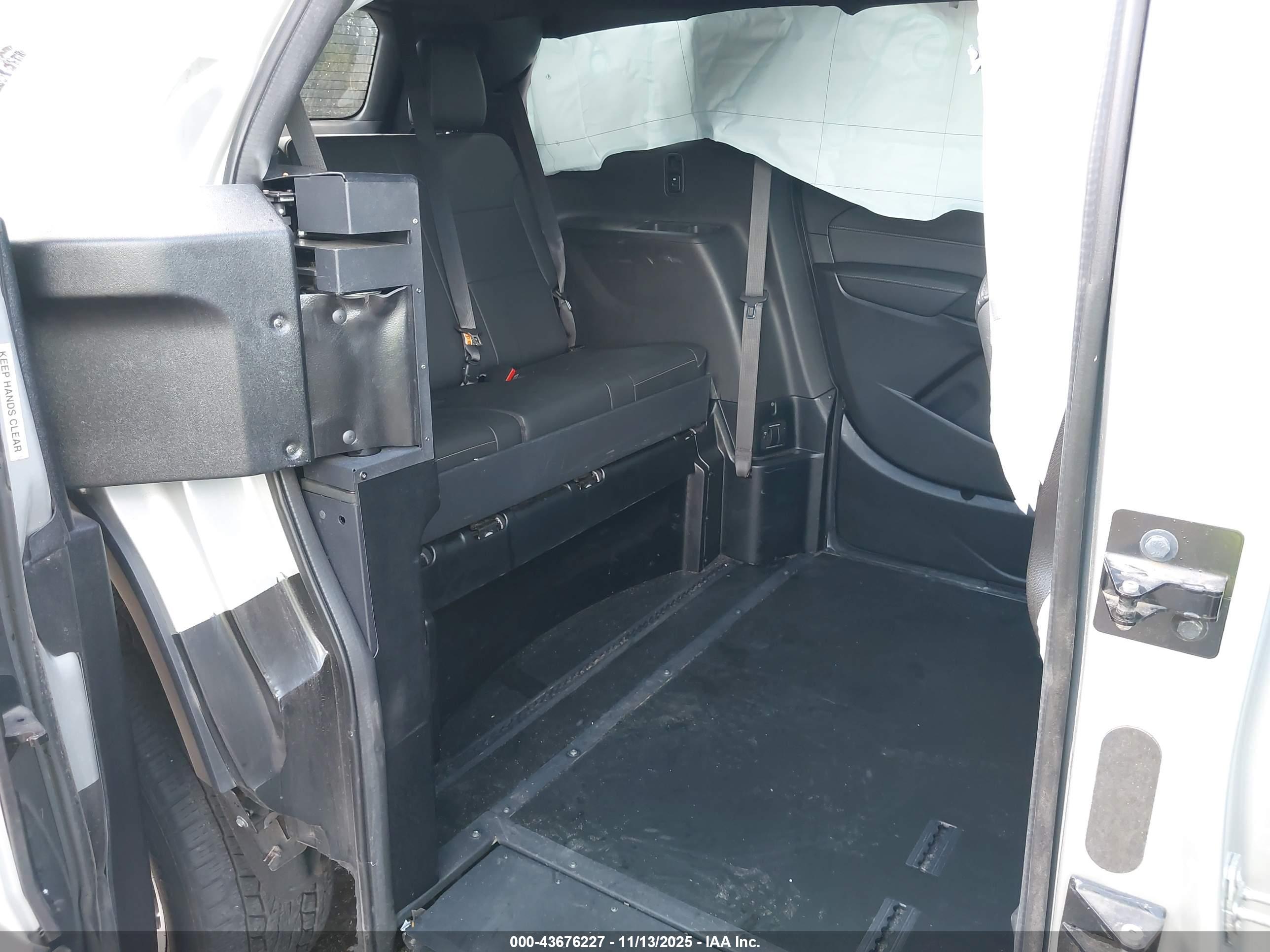 CHEVROLET TRAVERSE image 8