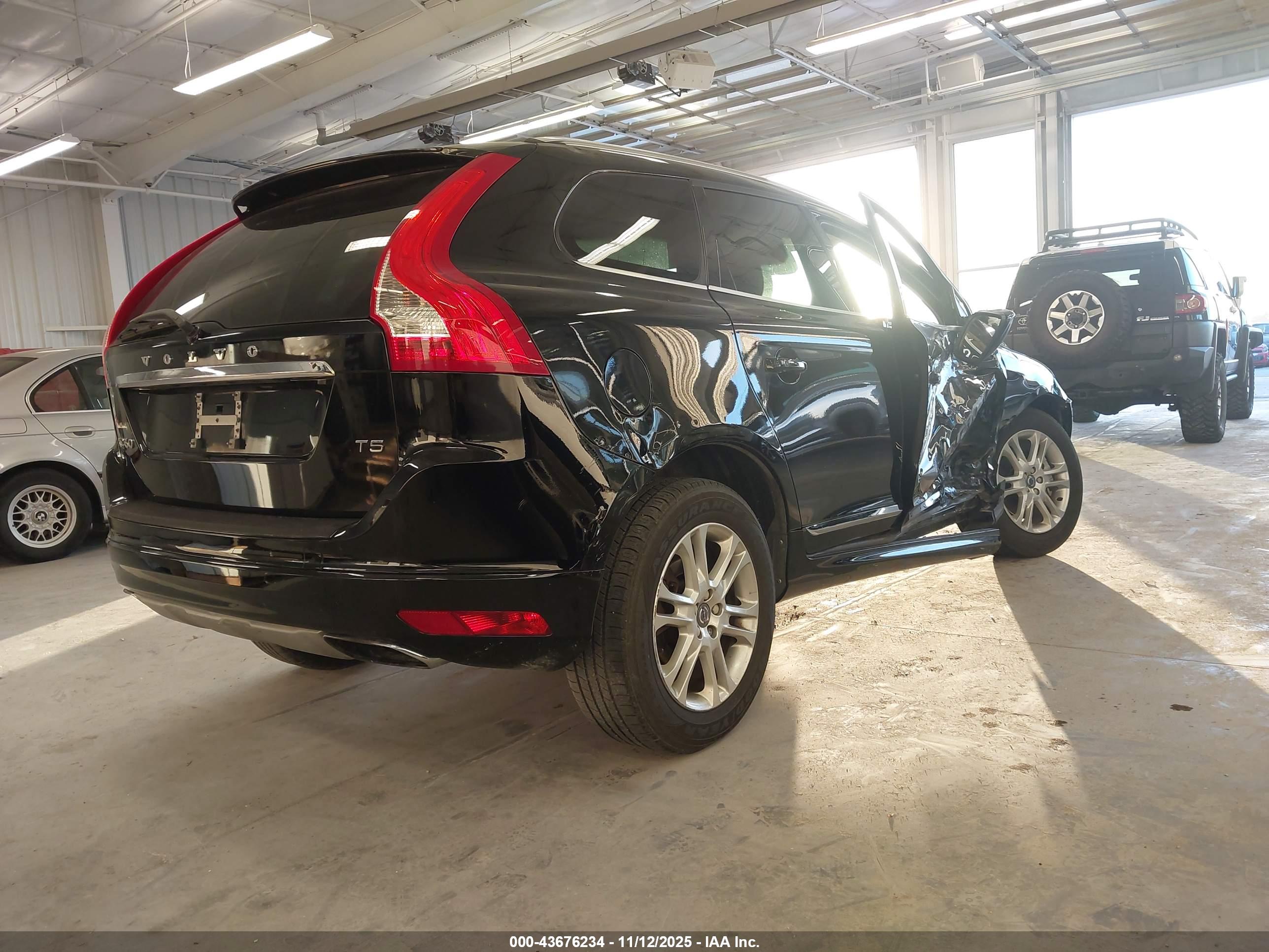 VOLVO XC60 image 4