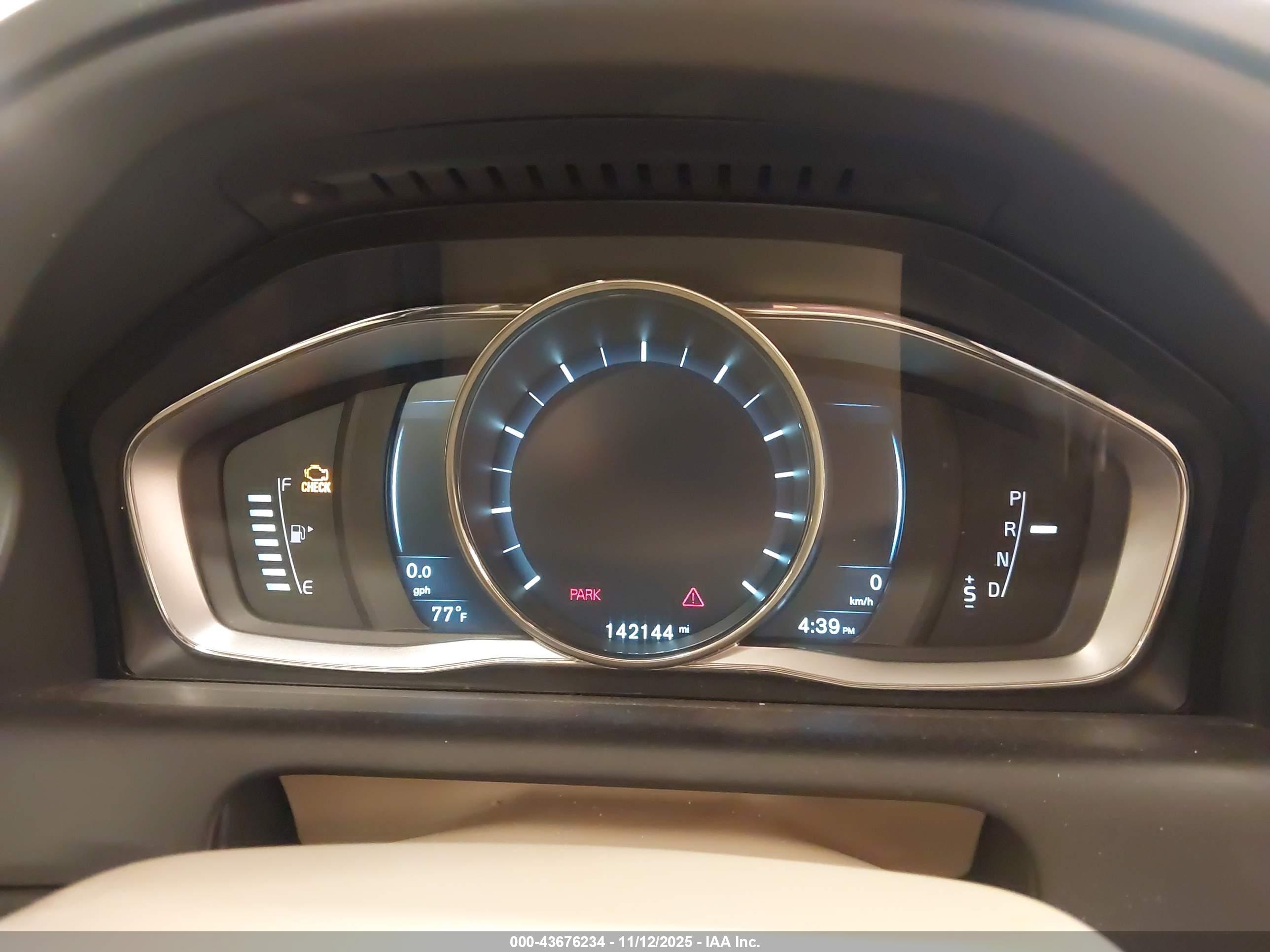 VOLVO XC60 image 7