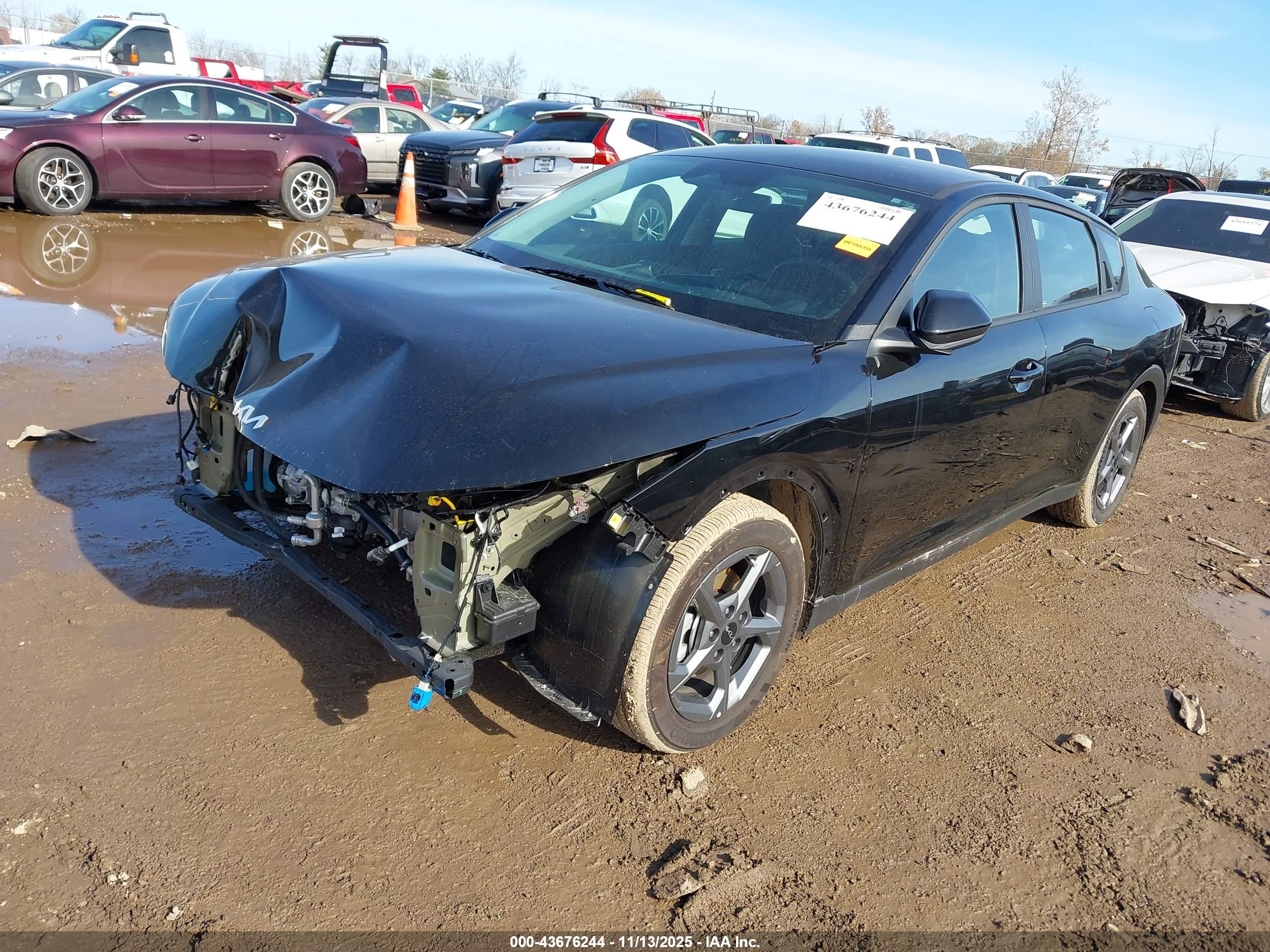 KIA K4 image 2