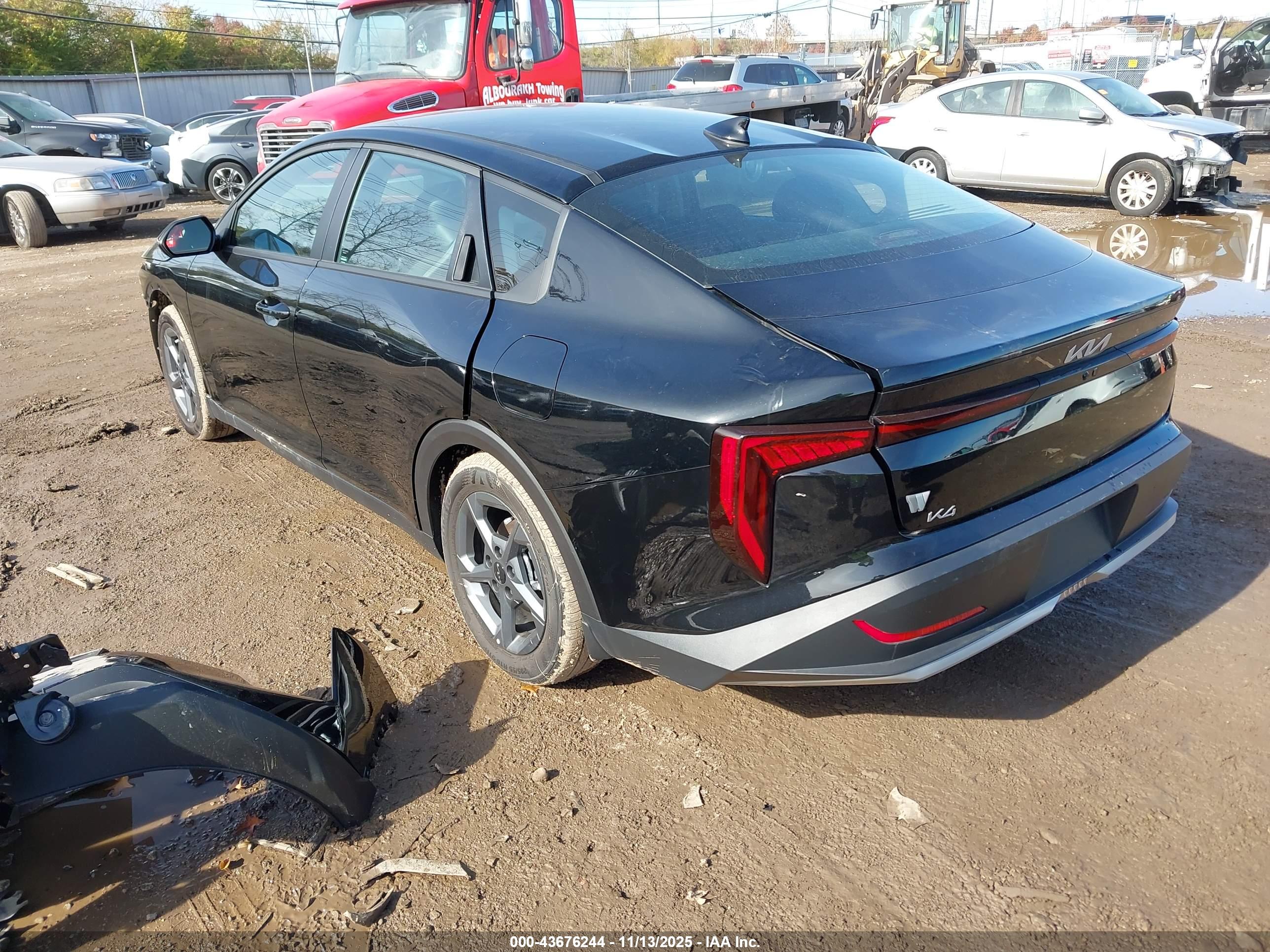 KIA K4 image 3