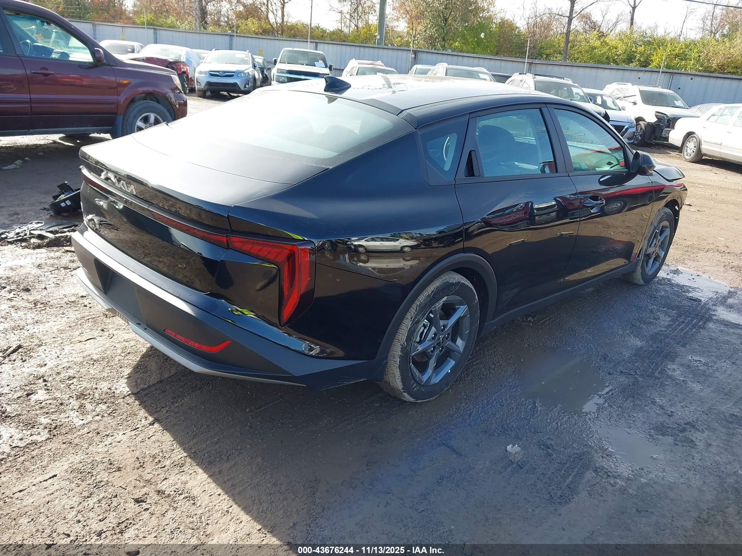KIA K4 image 4