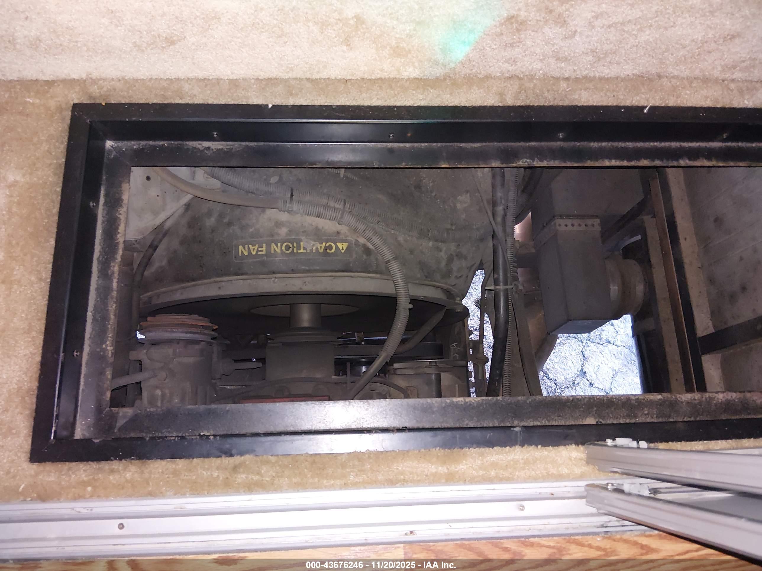 FREIGHTLINER CHASSIS image 10