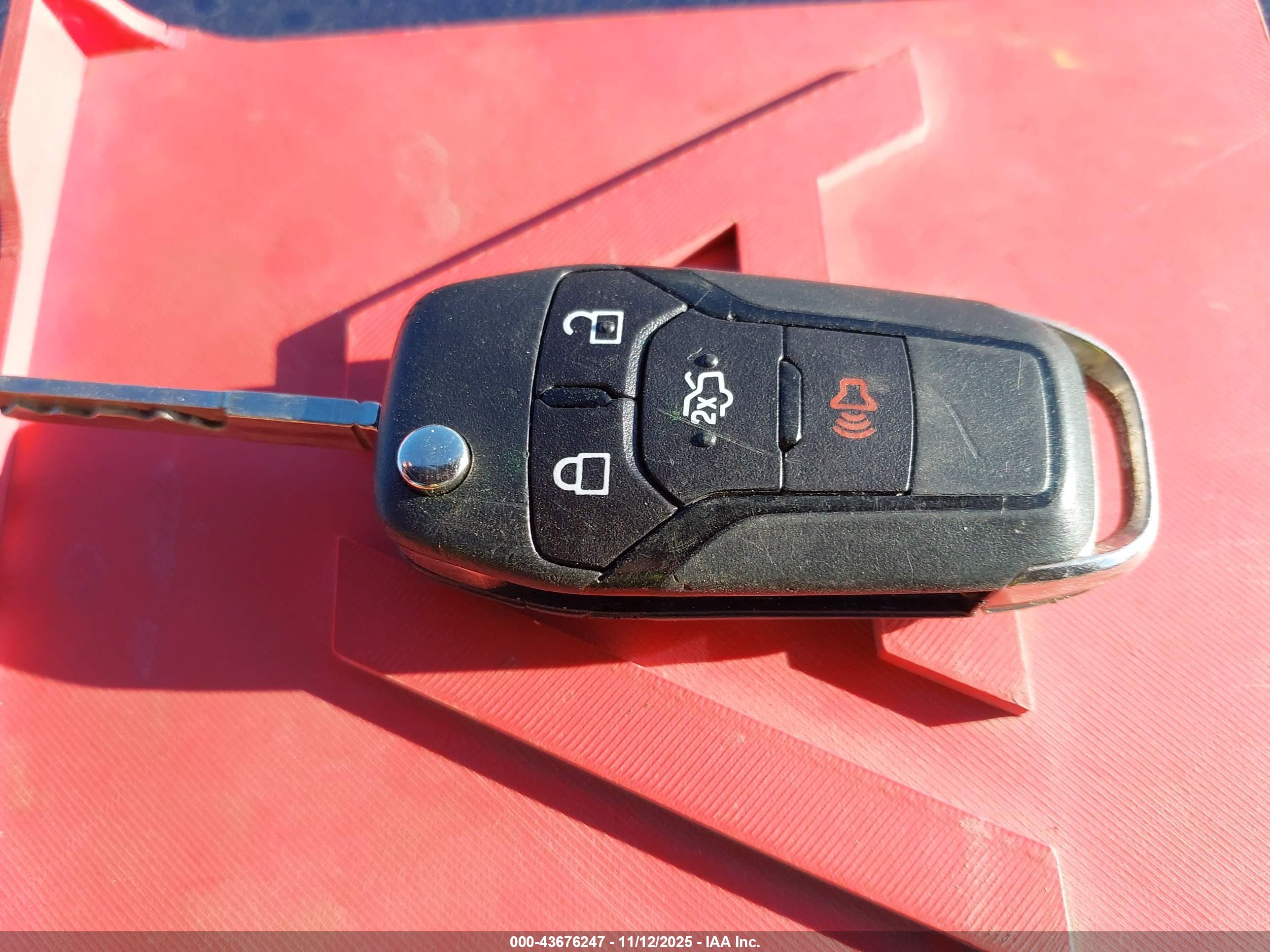 FORD FUSION image 11