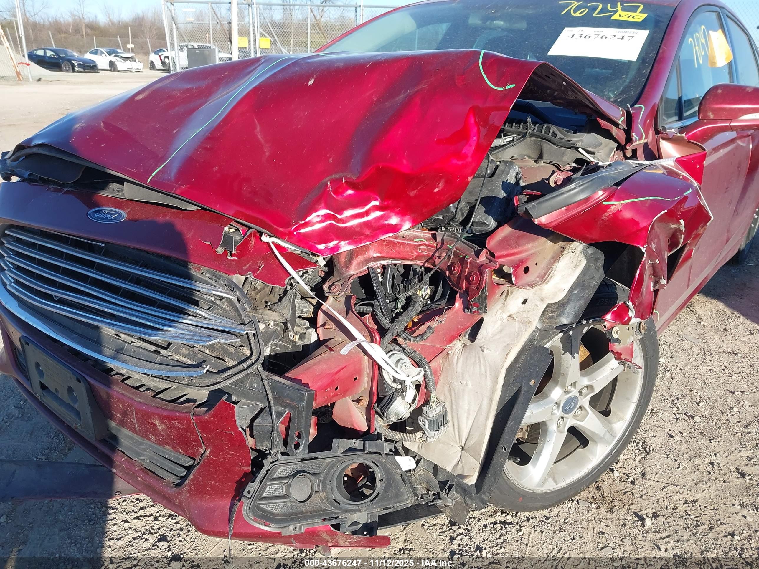 FORD FUSION image 6