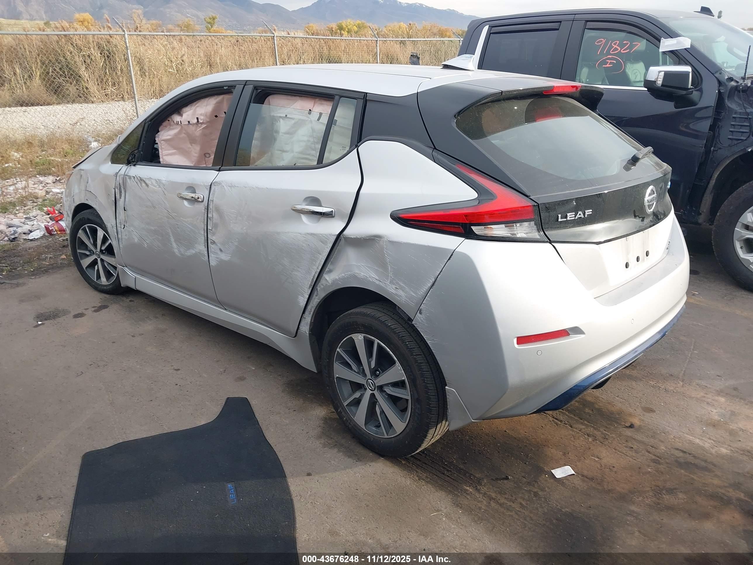 NISSAN LEAF image 3