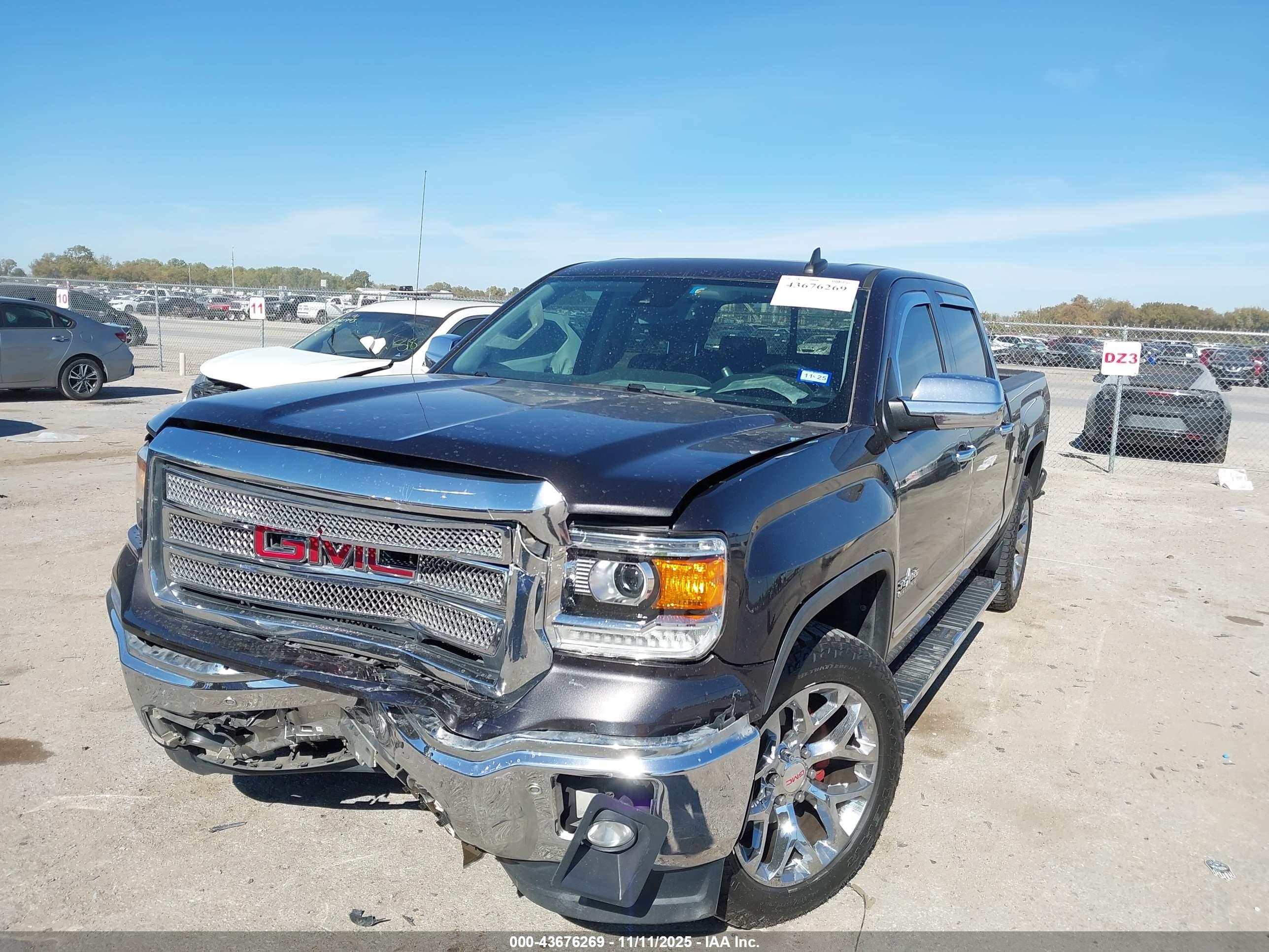 GMC SIERRA image 2