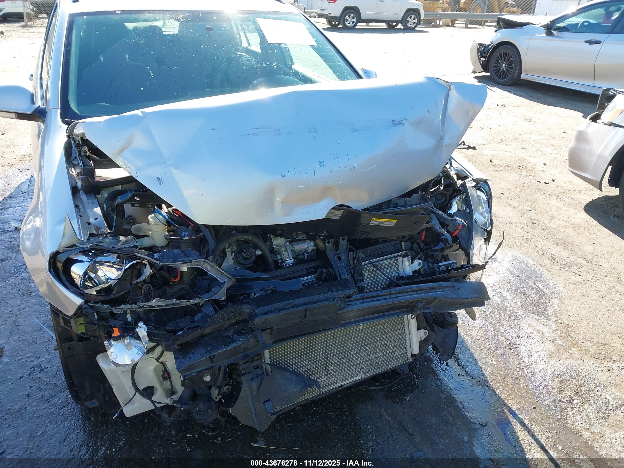 VOLKSWAGEN JETTA image 6