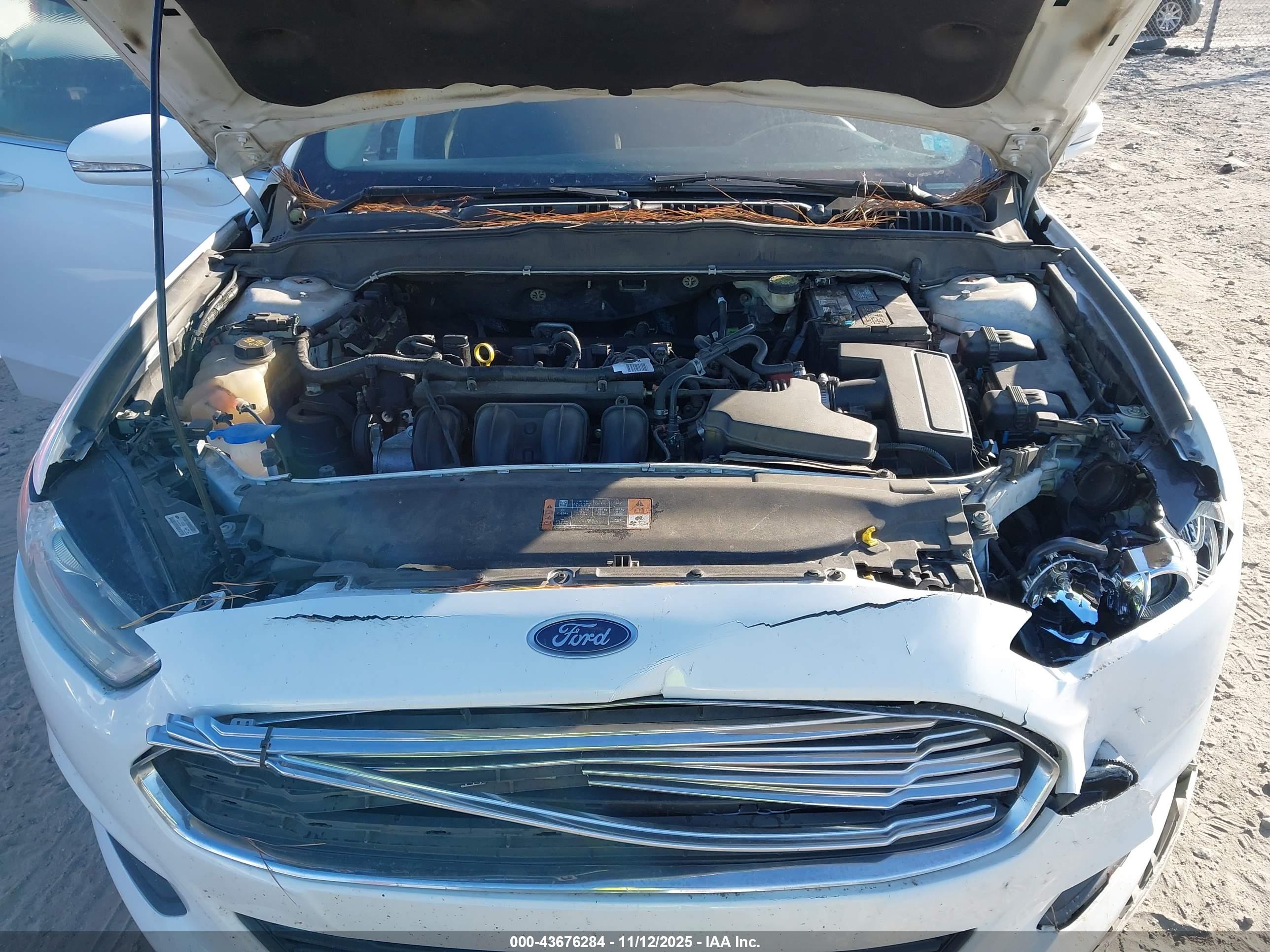 FORD FUSION image 10
