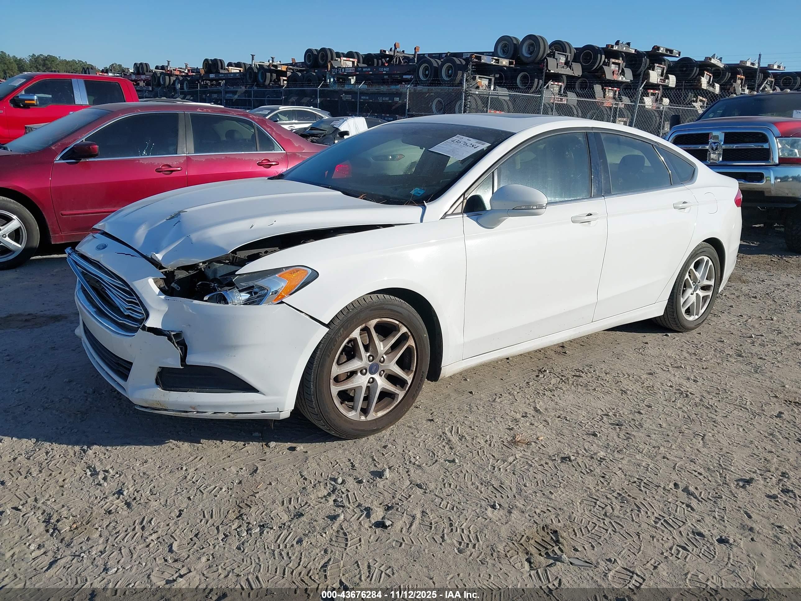 FORD FUSION image 2