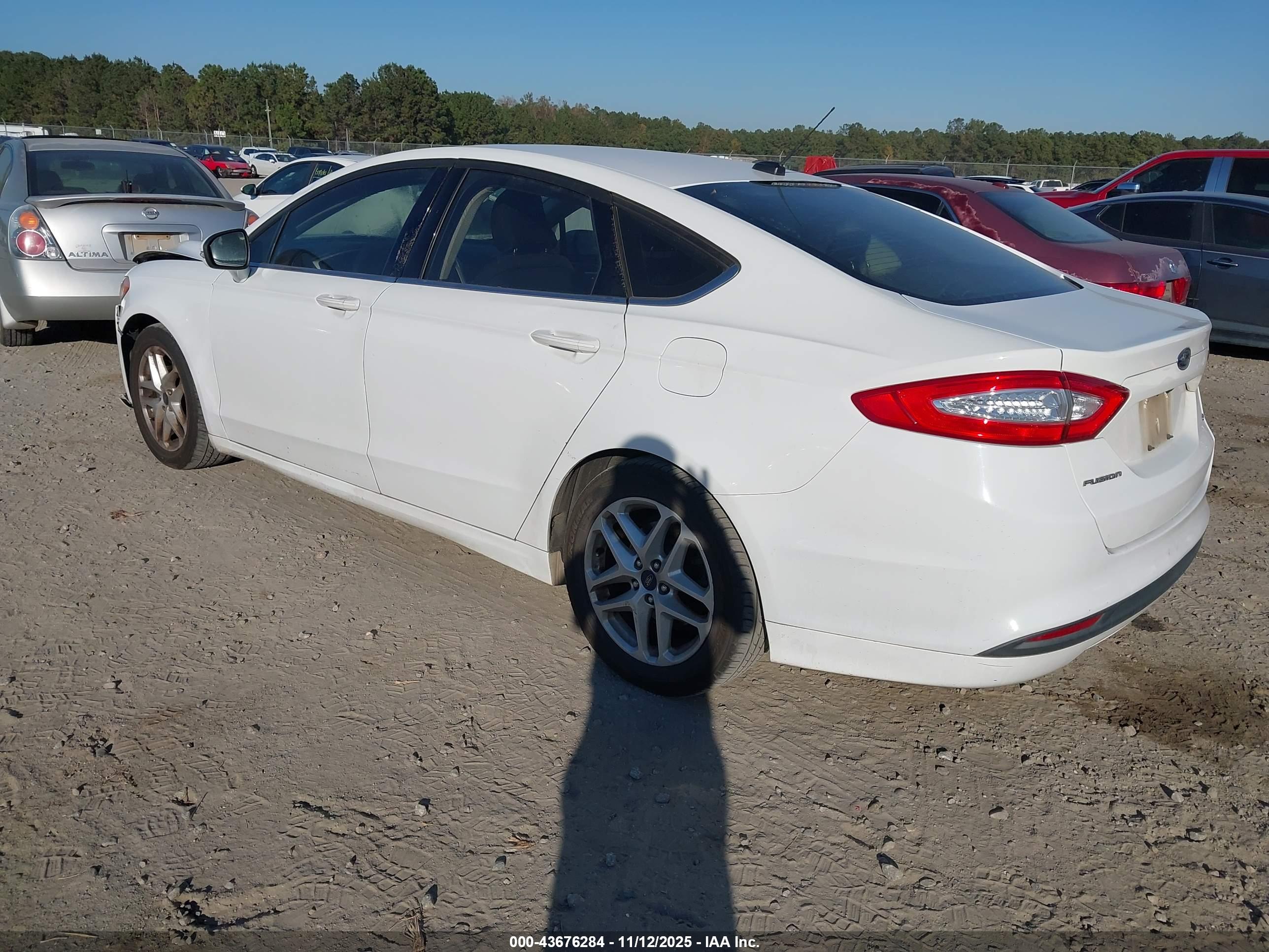 FORD FUSION image 3