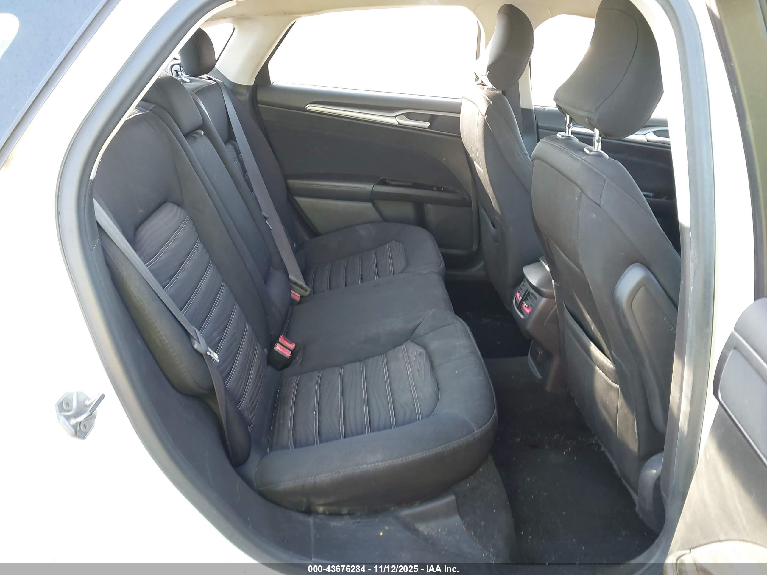 FORD FUSION image 8