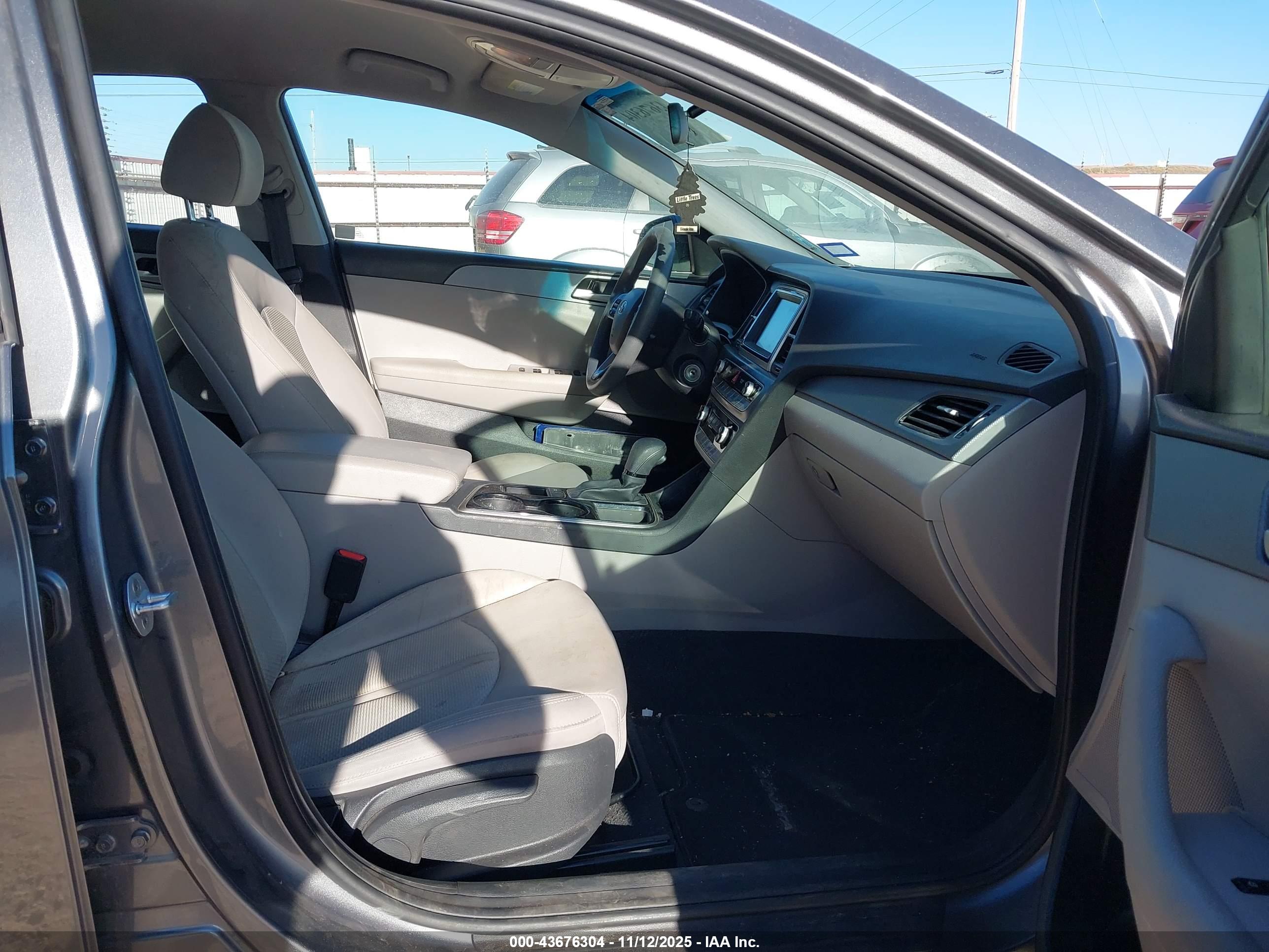 HYUNDAI SONATA image 5