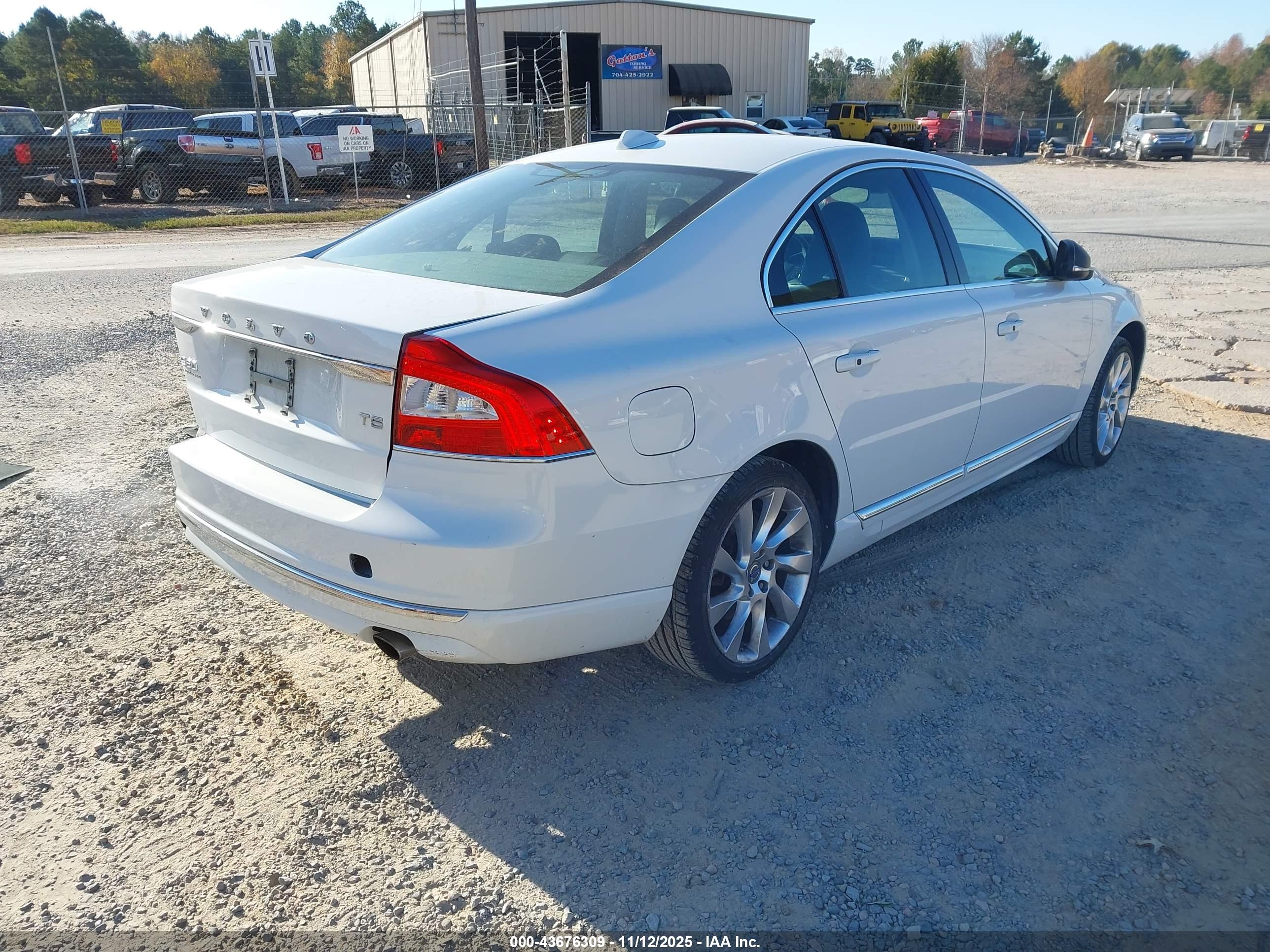 VOLVO S80 image 4