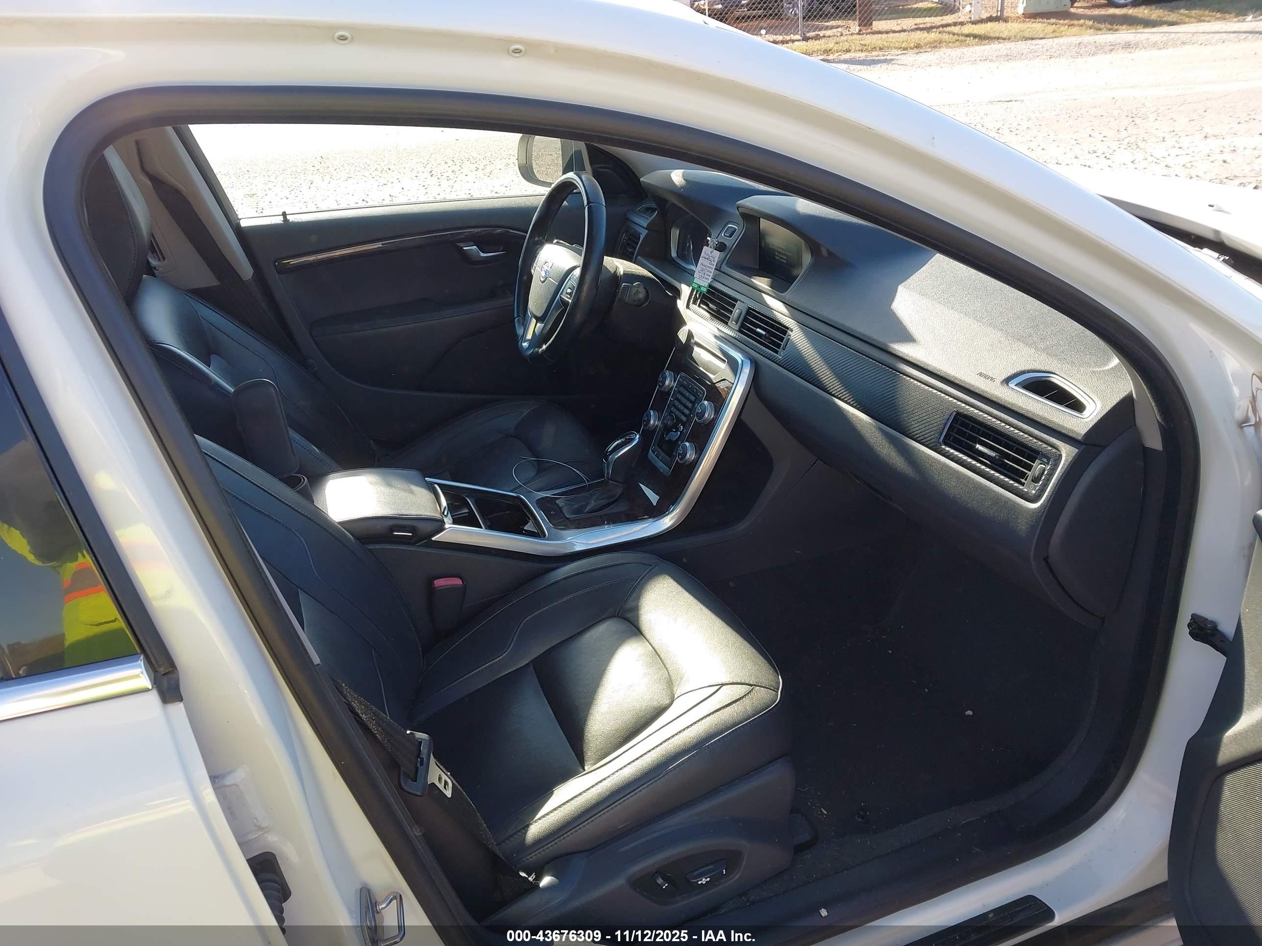VOLVO S80 image 5