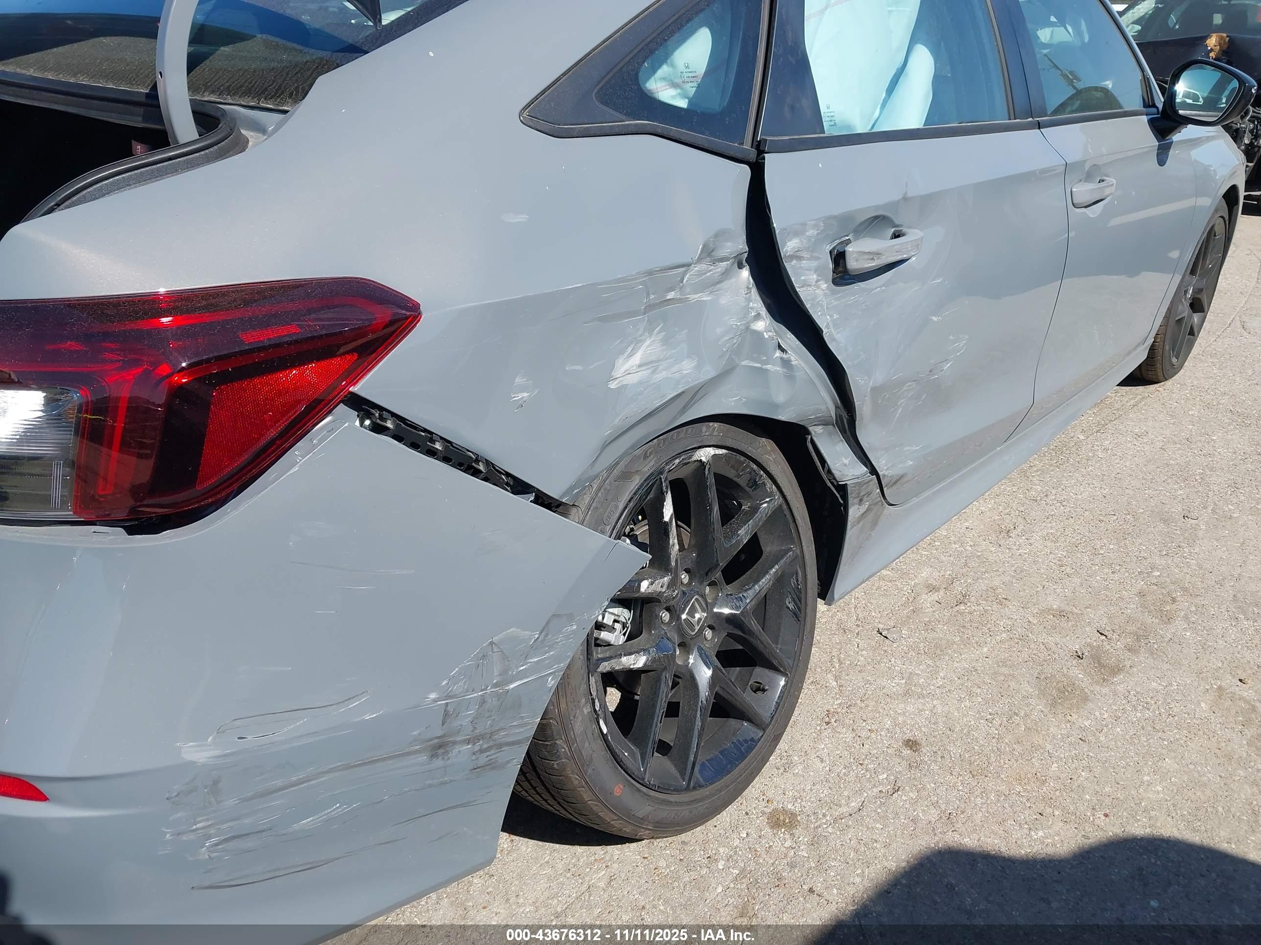 HONDA CIVIC image 6