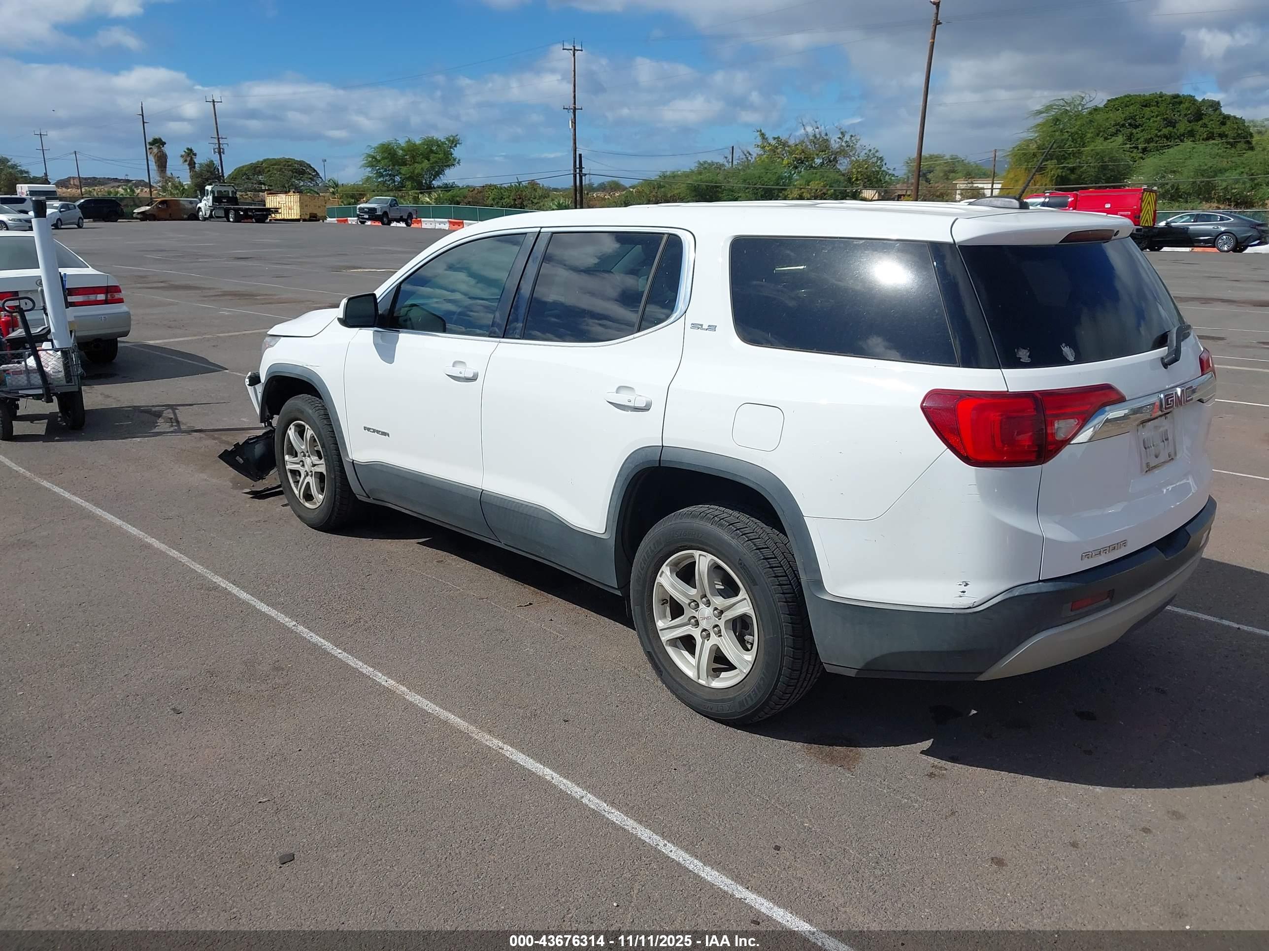 GMC ACADIA image 3