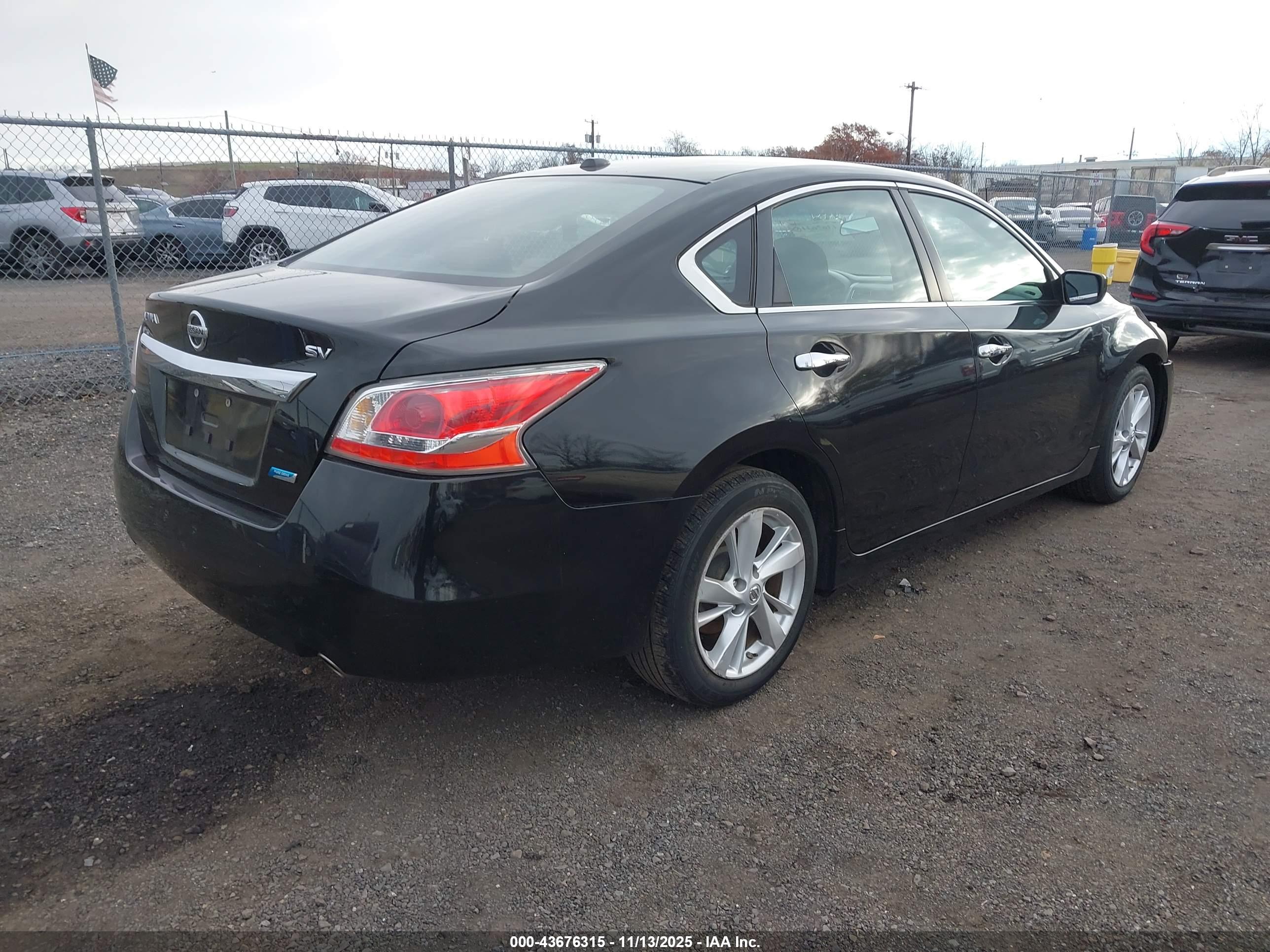 NISSAN ALTIMA image 4