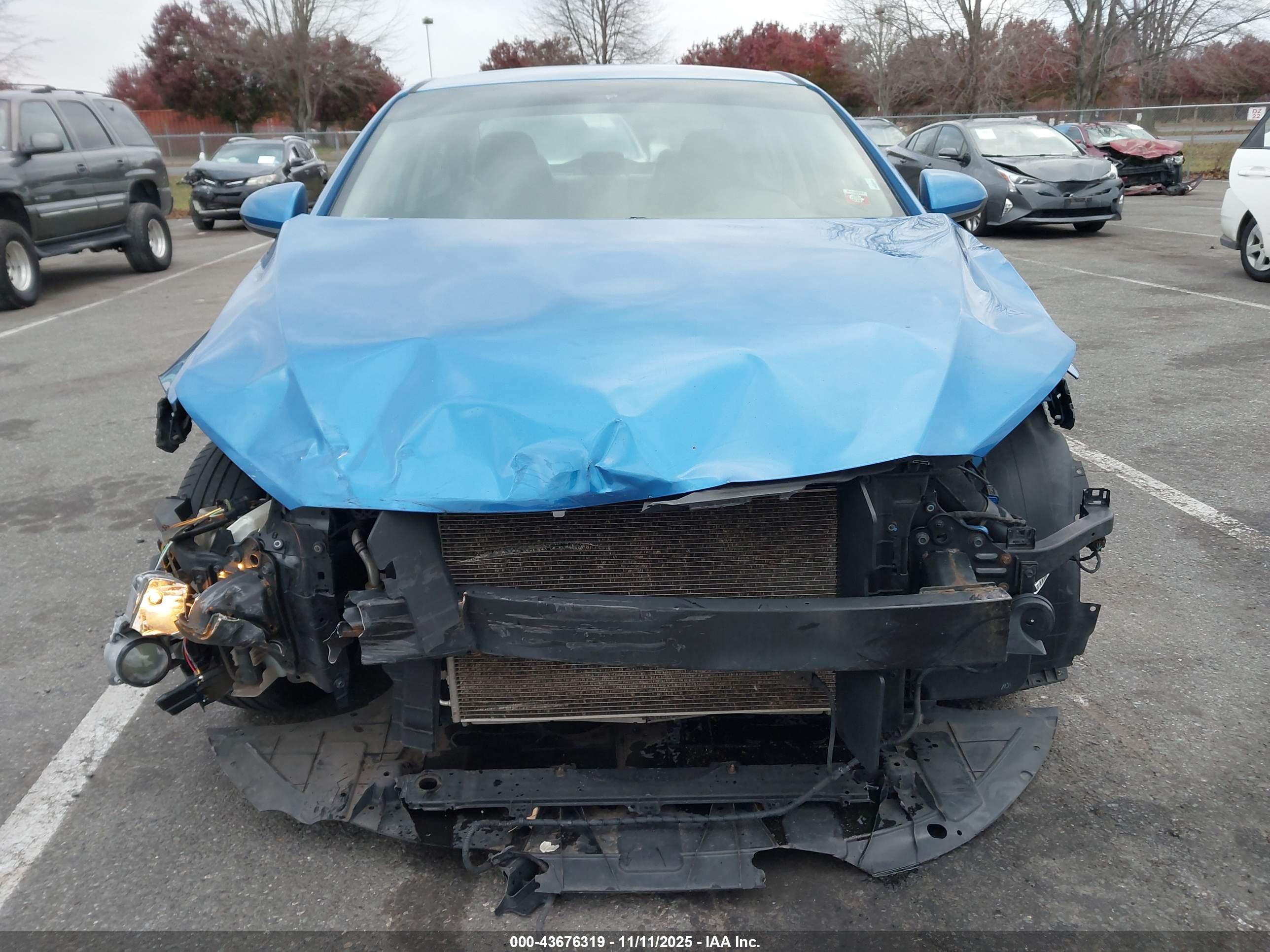 HYUNDAI ELANTRA image 6