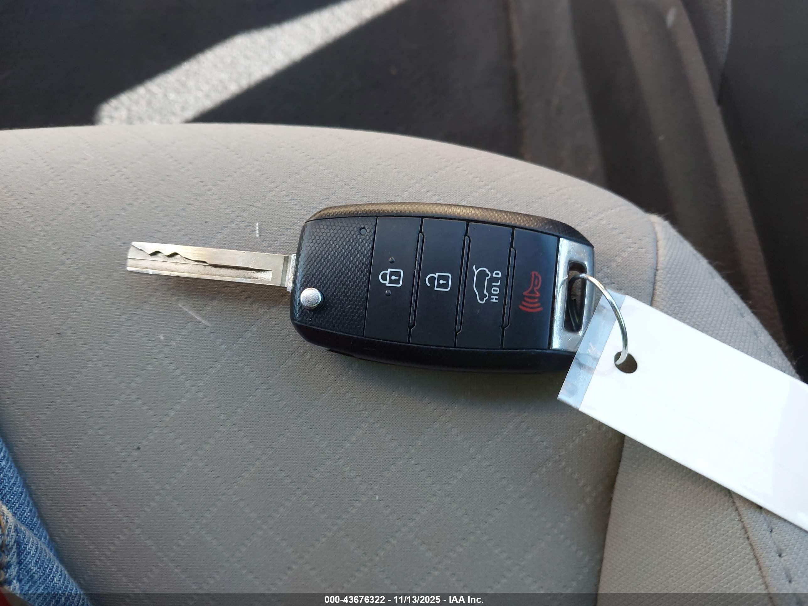 KIA SORENTO image 11