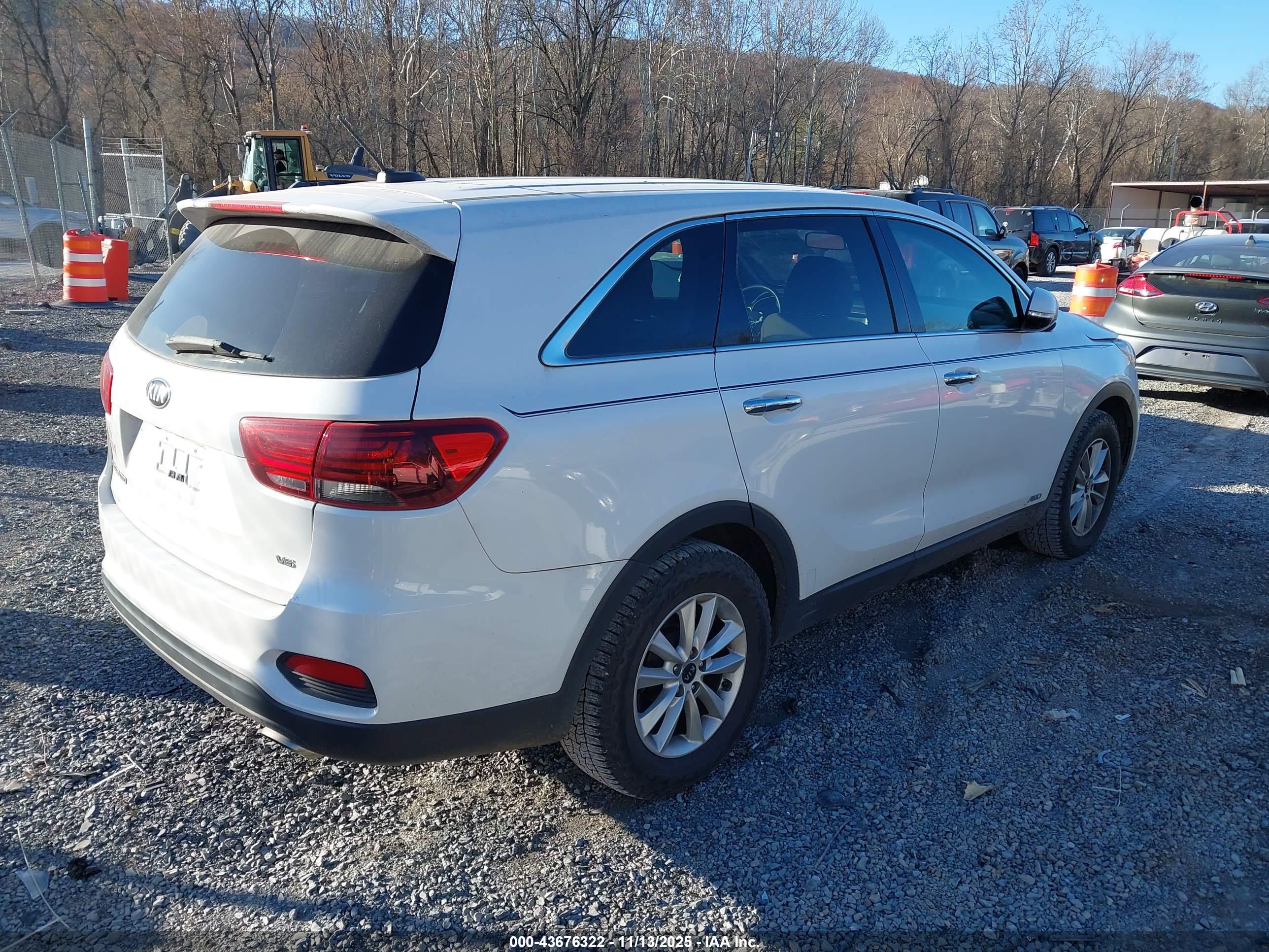 KIA SORENTO image 4