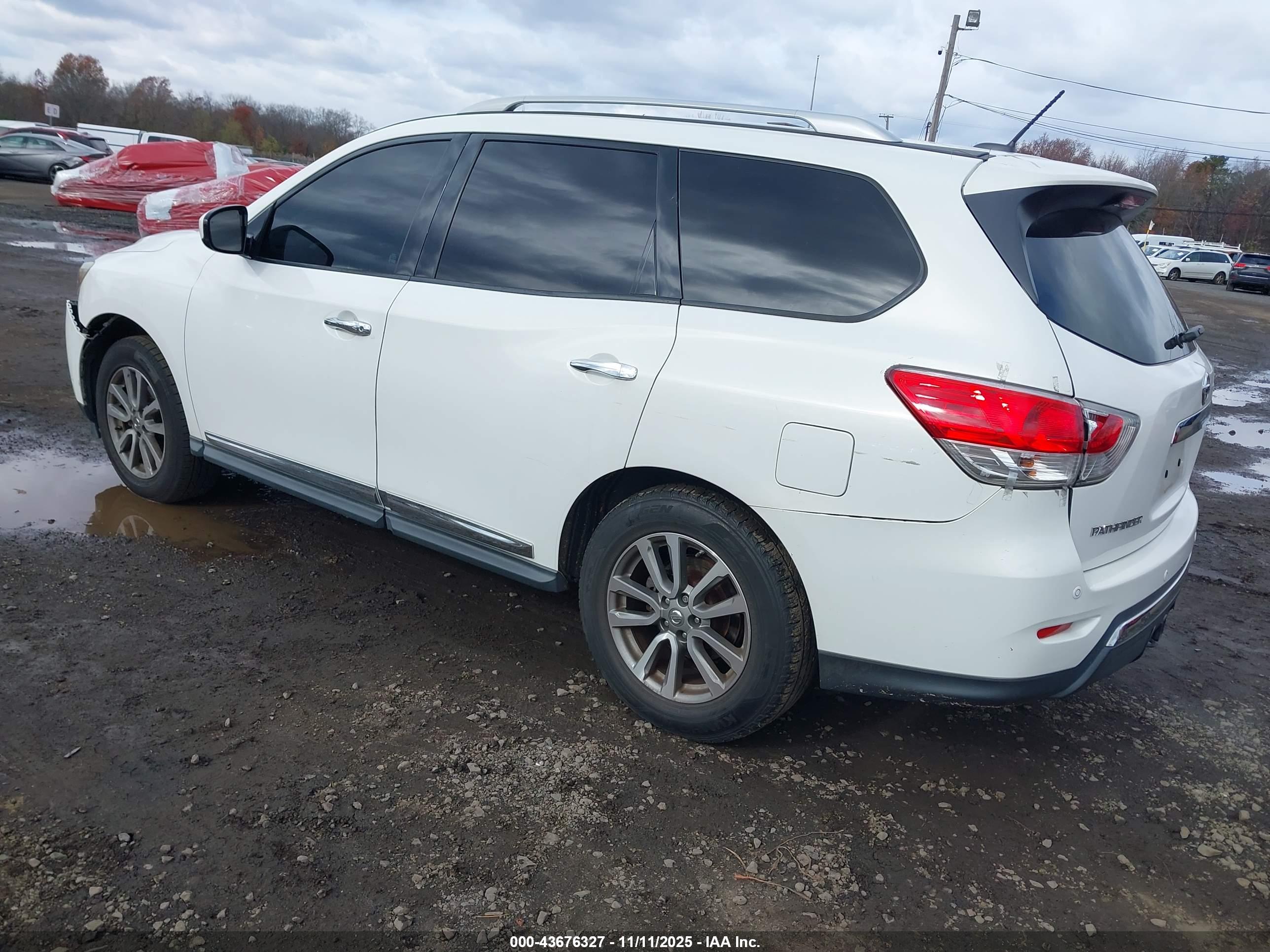 NISSAN PATHFINDER image 3