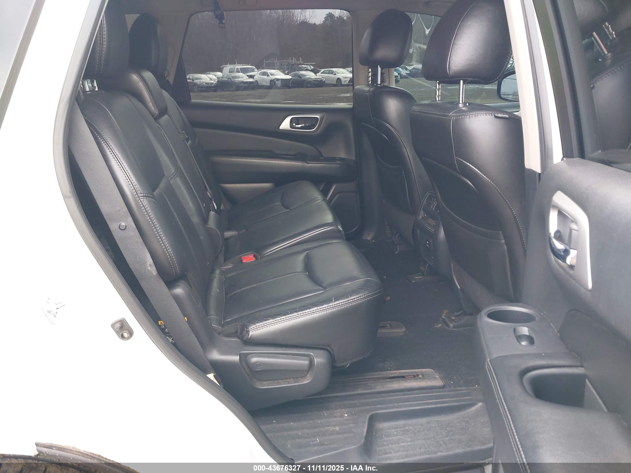 NISSAN PATHFINDER image 8